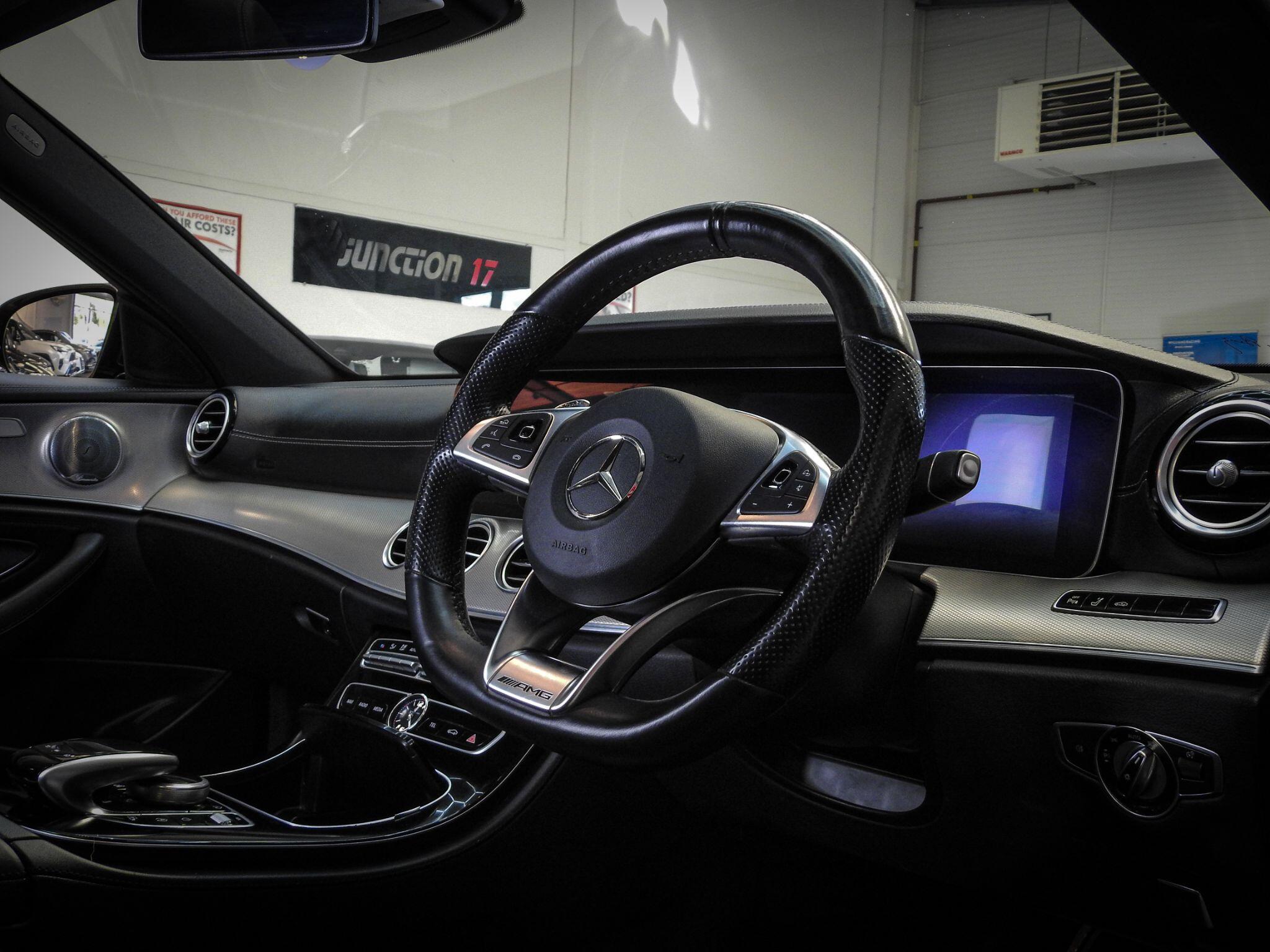 Mercedes-Benz E-Class view 27