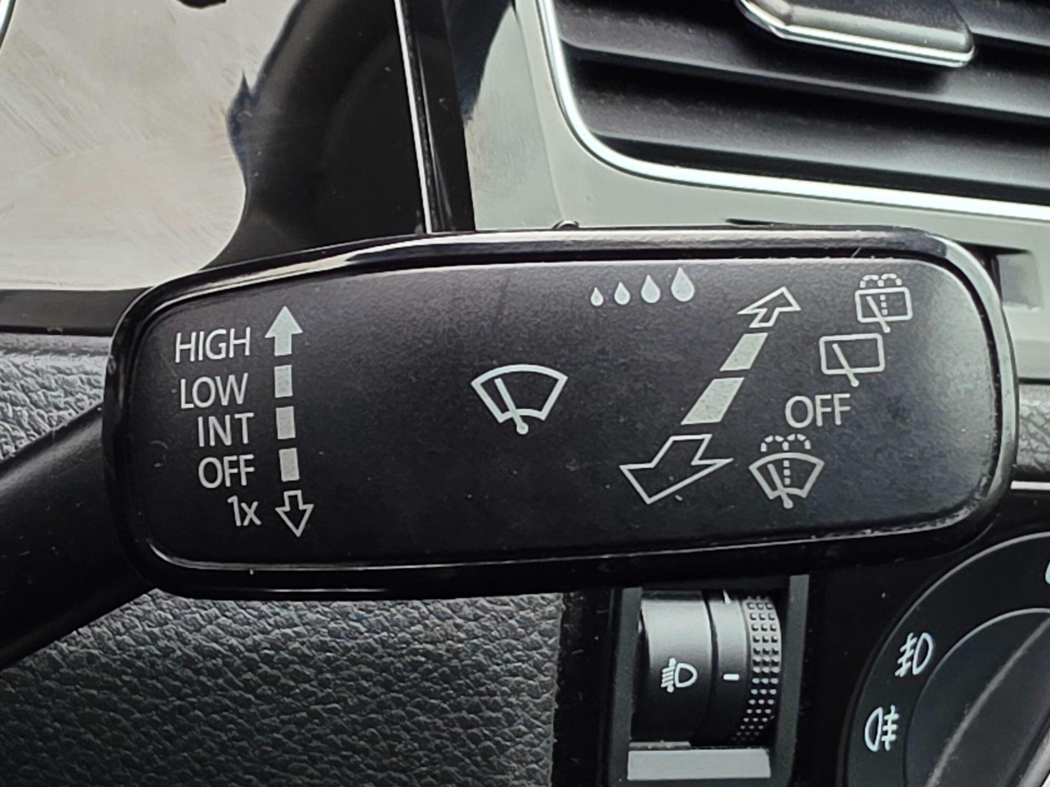 Volkswagen Golf view 23