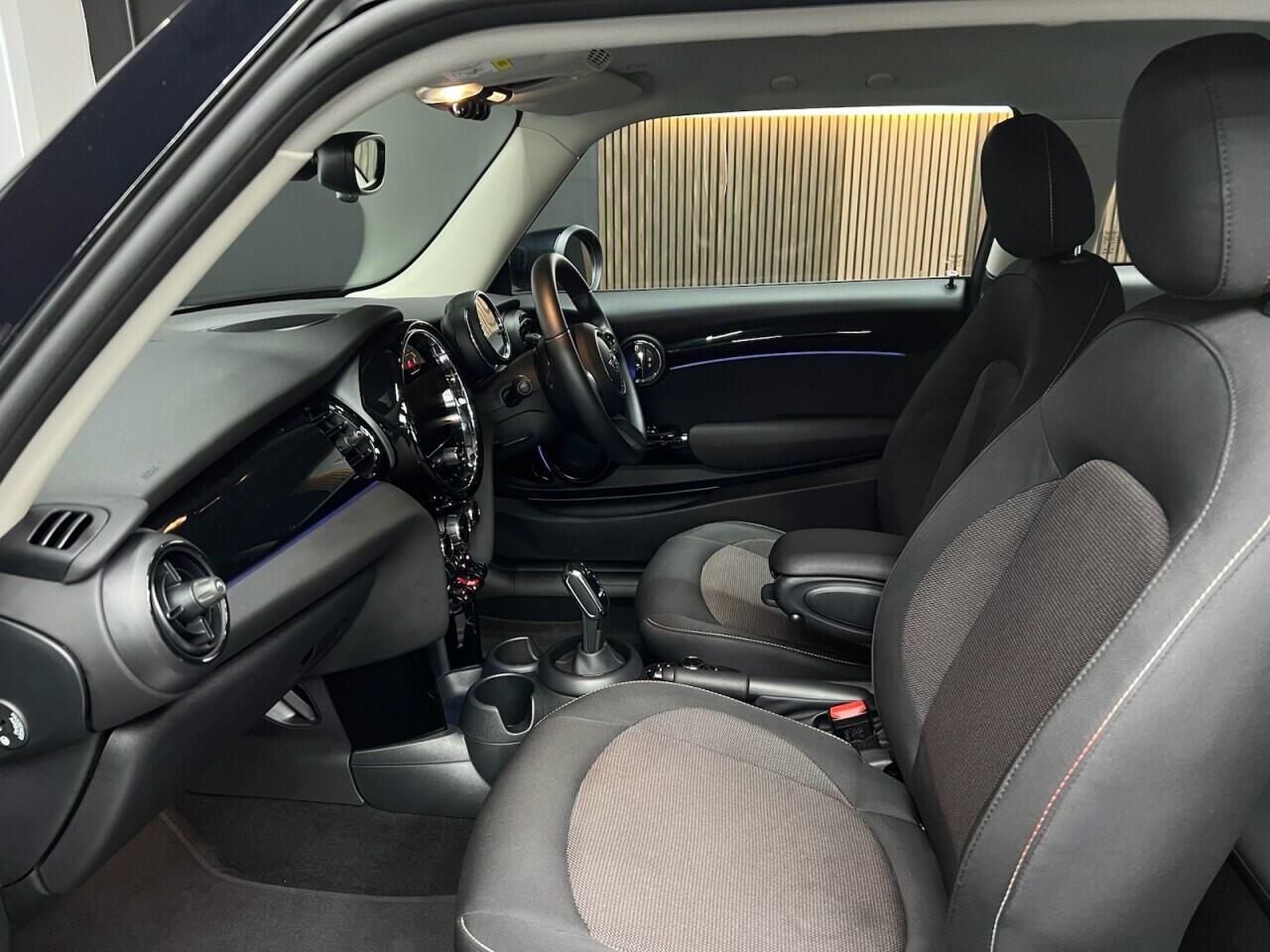 Mini Hatch view 26