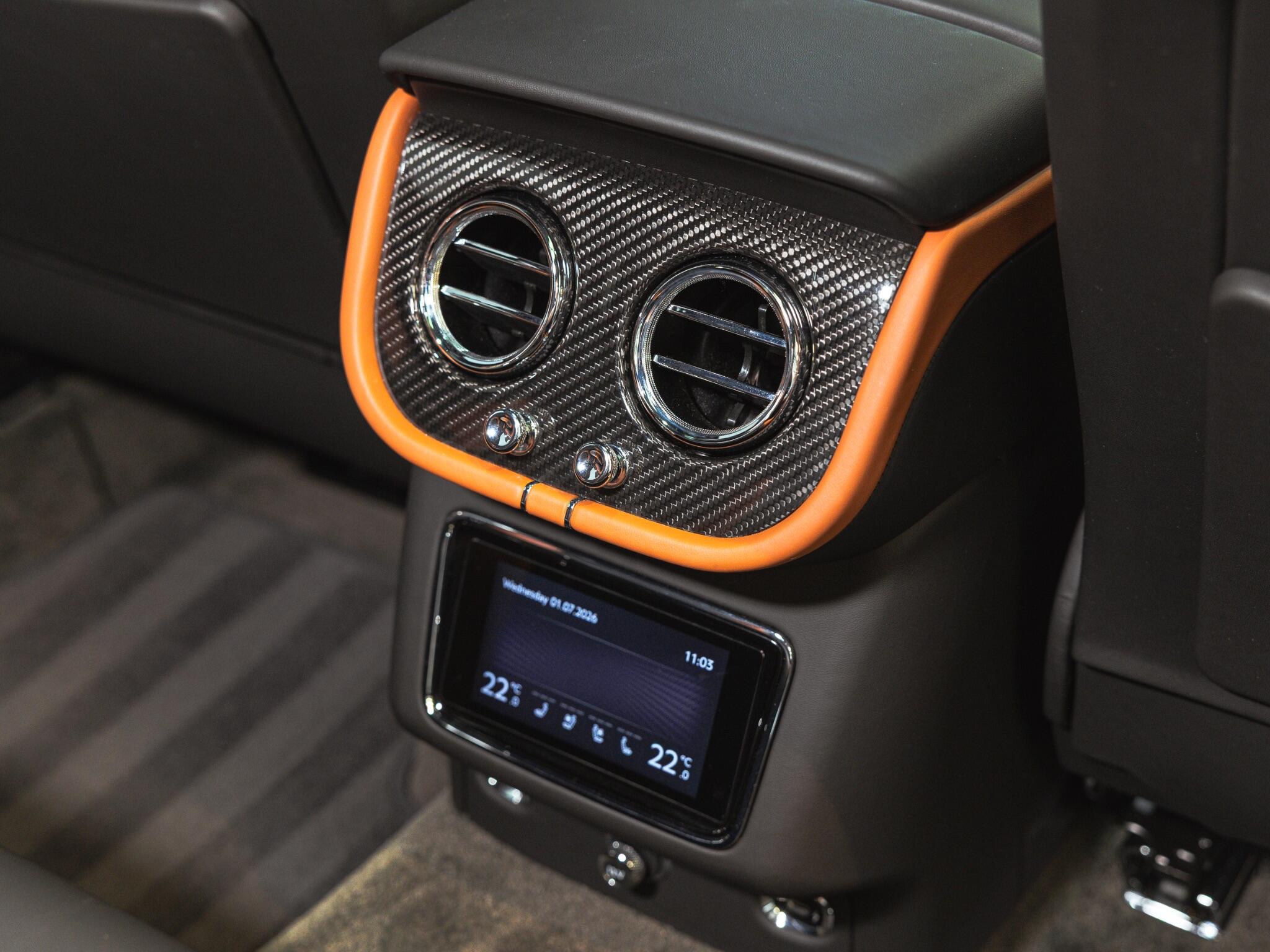 Bentley Bentayga view 36