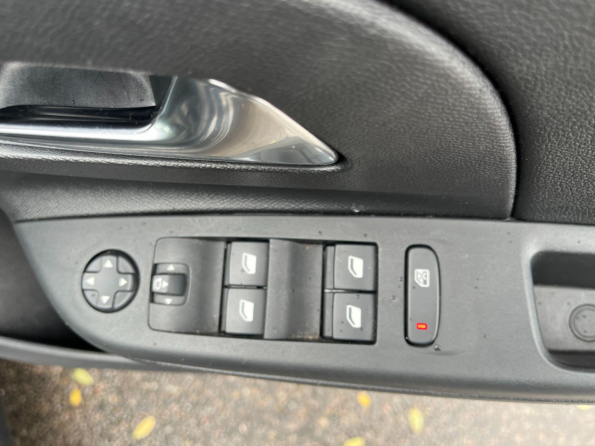 Vauxhall Corsa Electric view 13