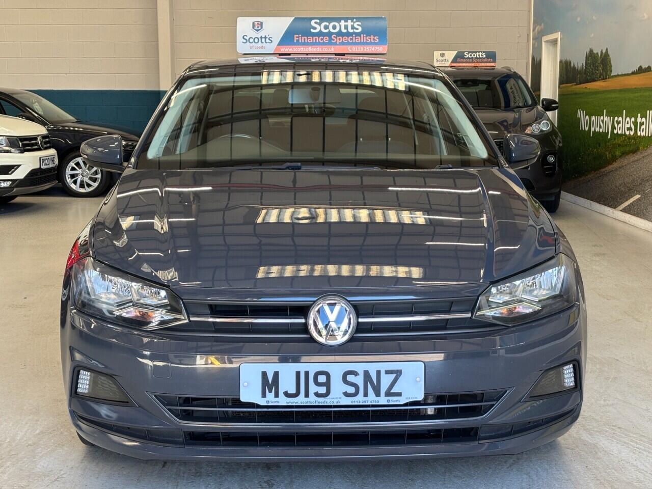 Volkswagen Polo view 2