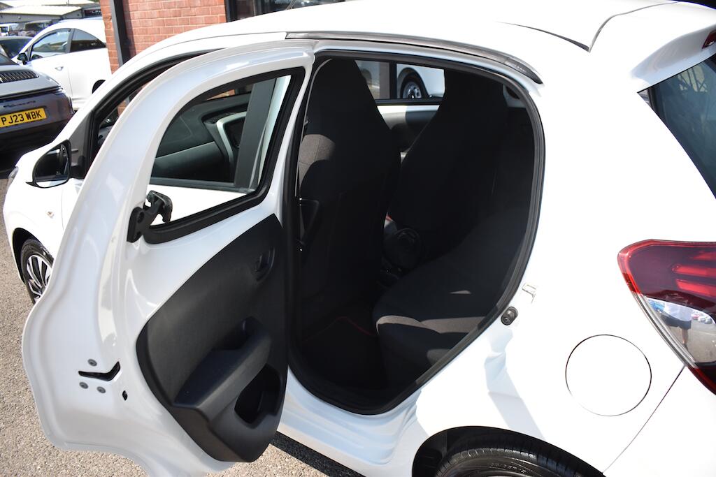 Peugeot 108 view 41