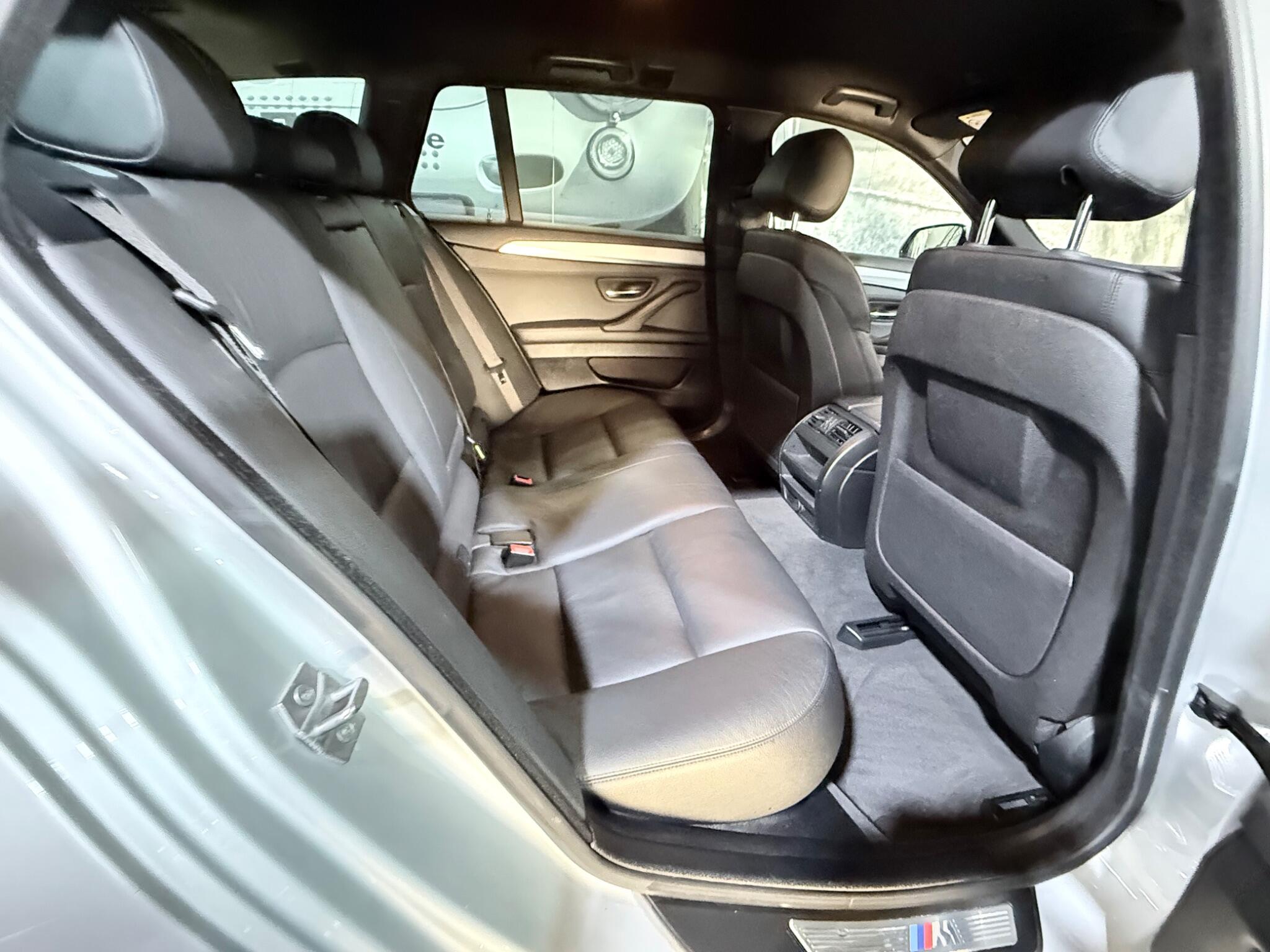 BMW 5 Series view 16