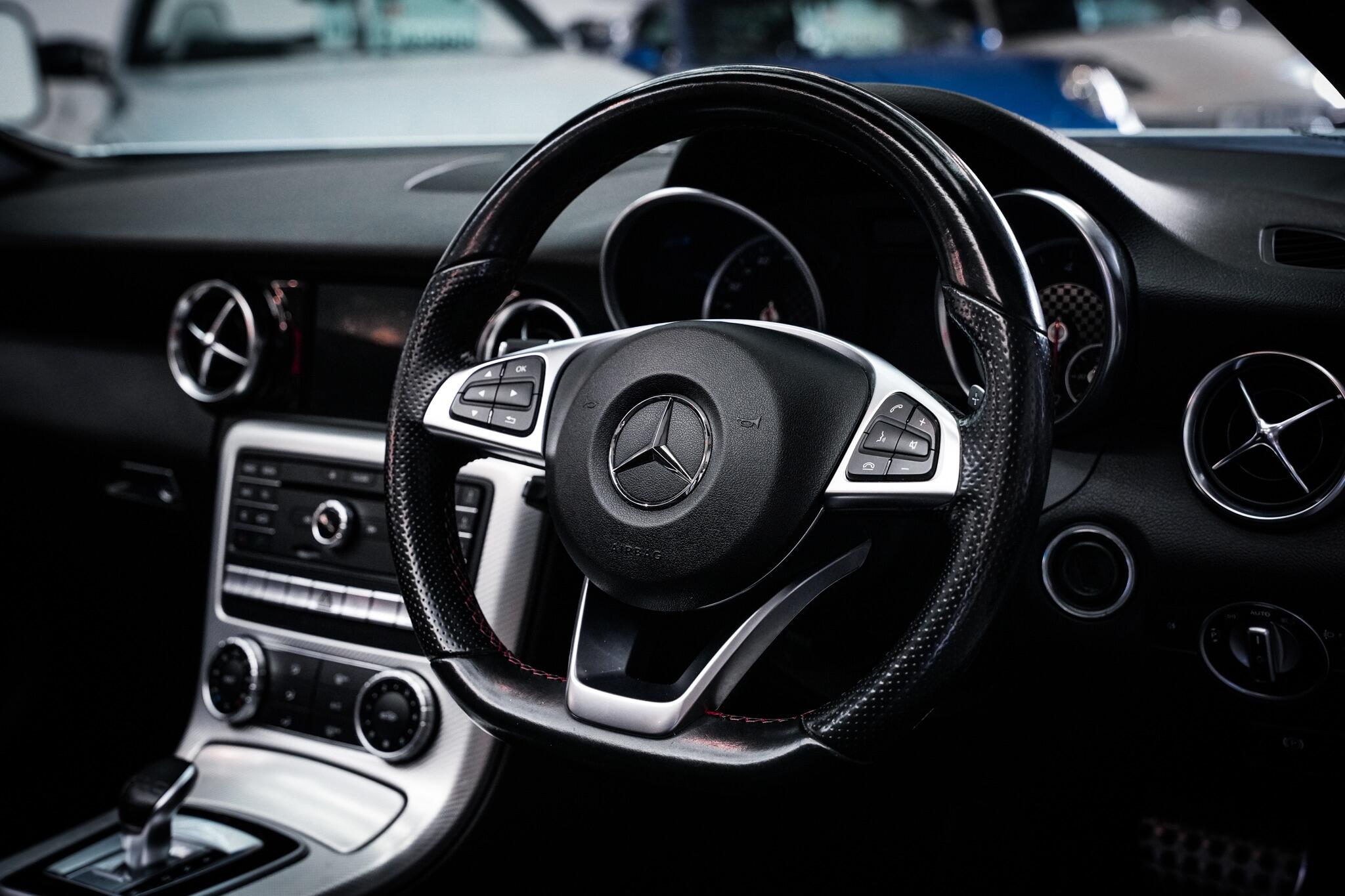 Mercedes-Benz SLC view 18