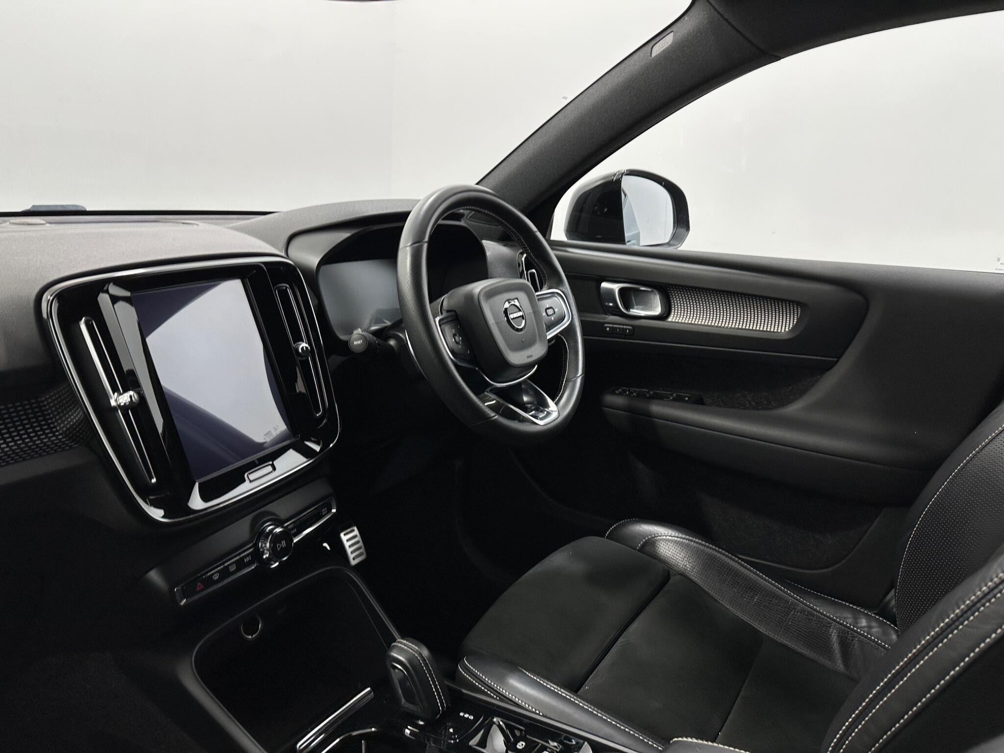 Volvo XC40 view 28
