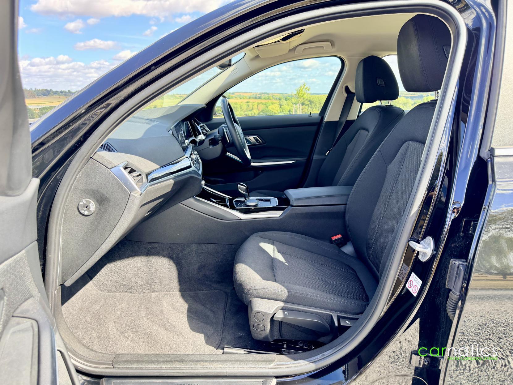 BMW 3 Series view 14