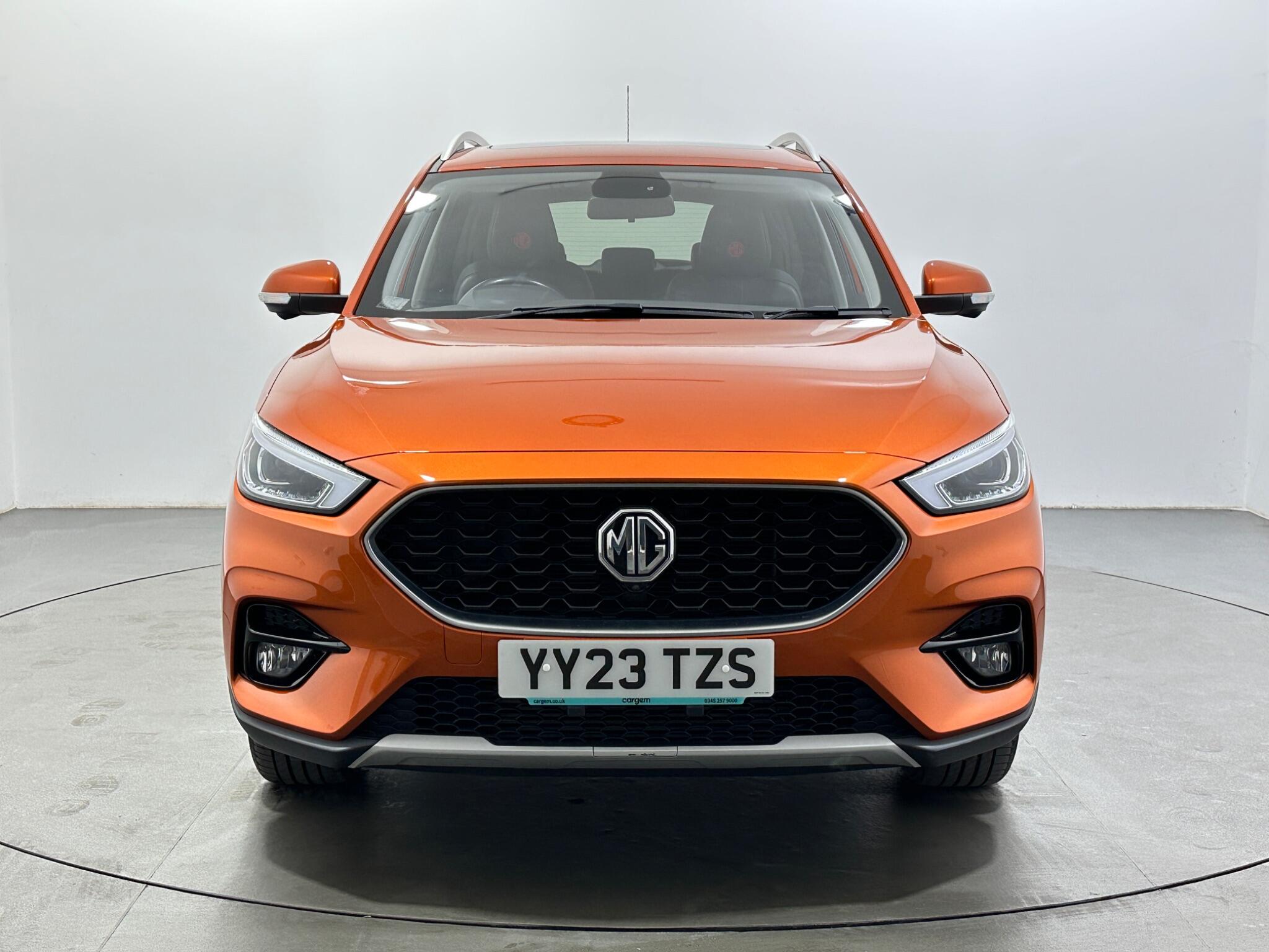 MG ZS view 3