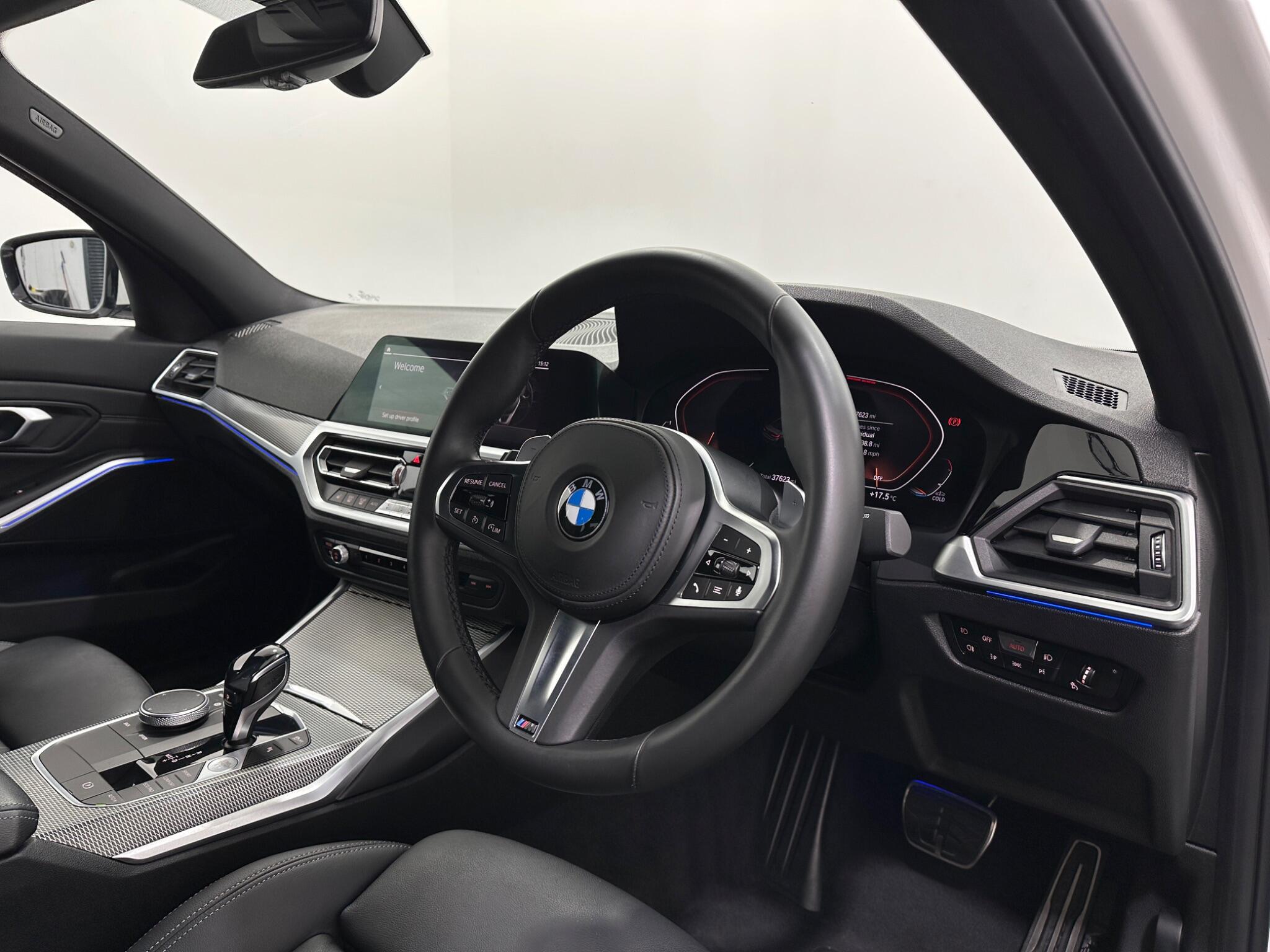 BMW 3 Series view 10