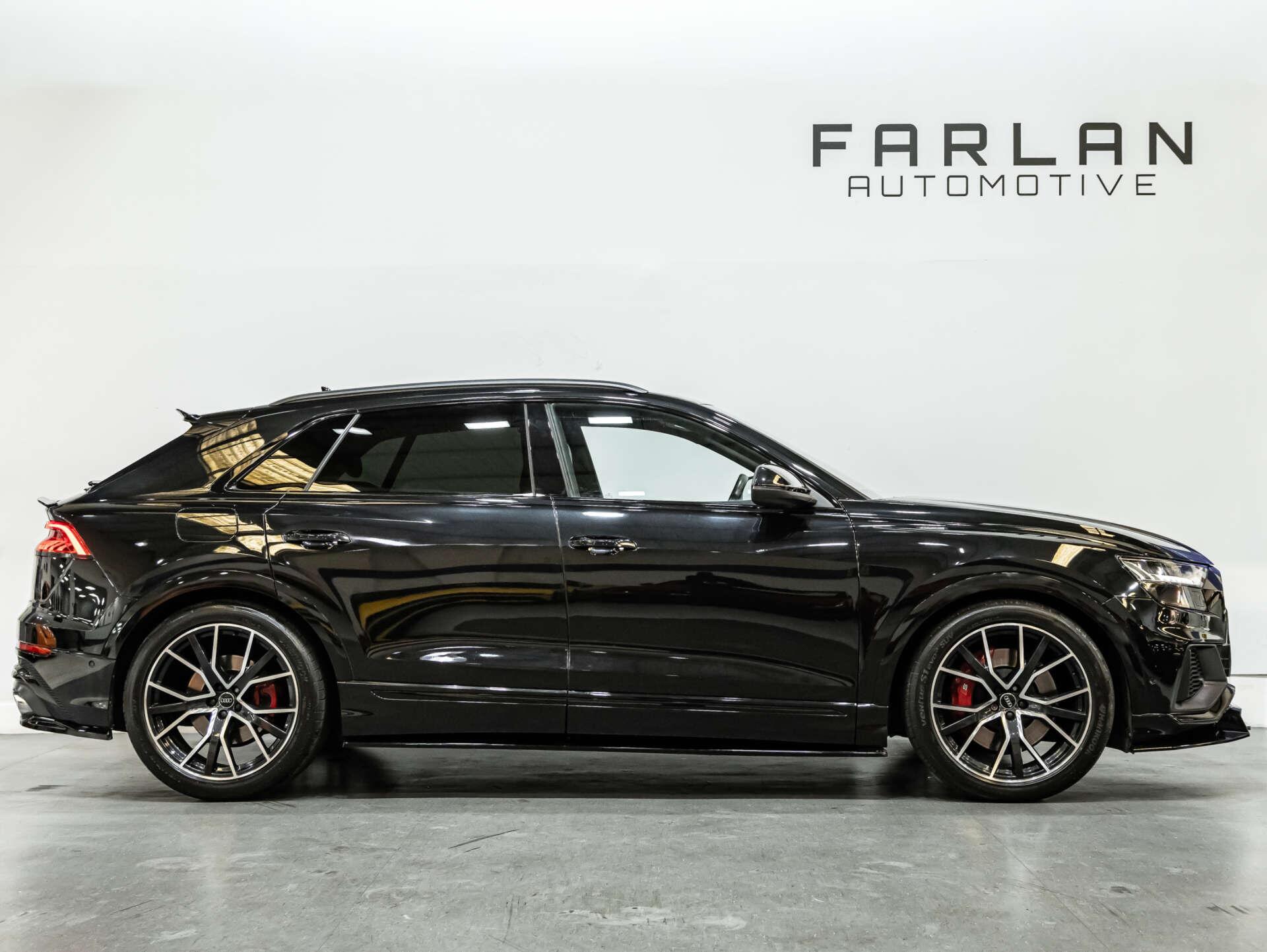 Audi SQ8 view 24
