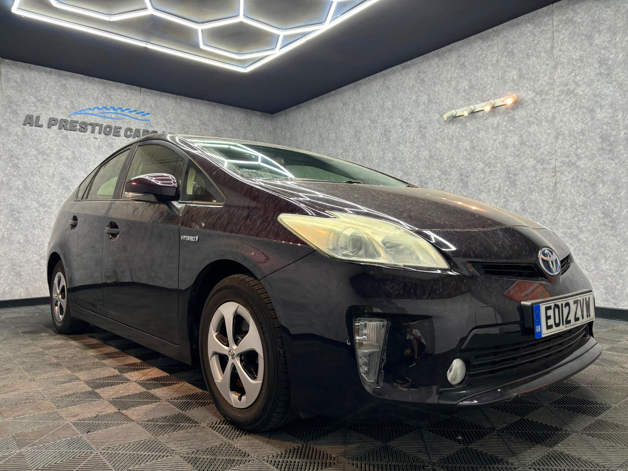 Toyota Prius view 6