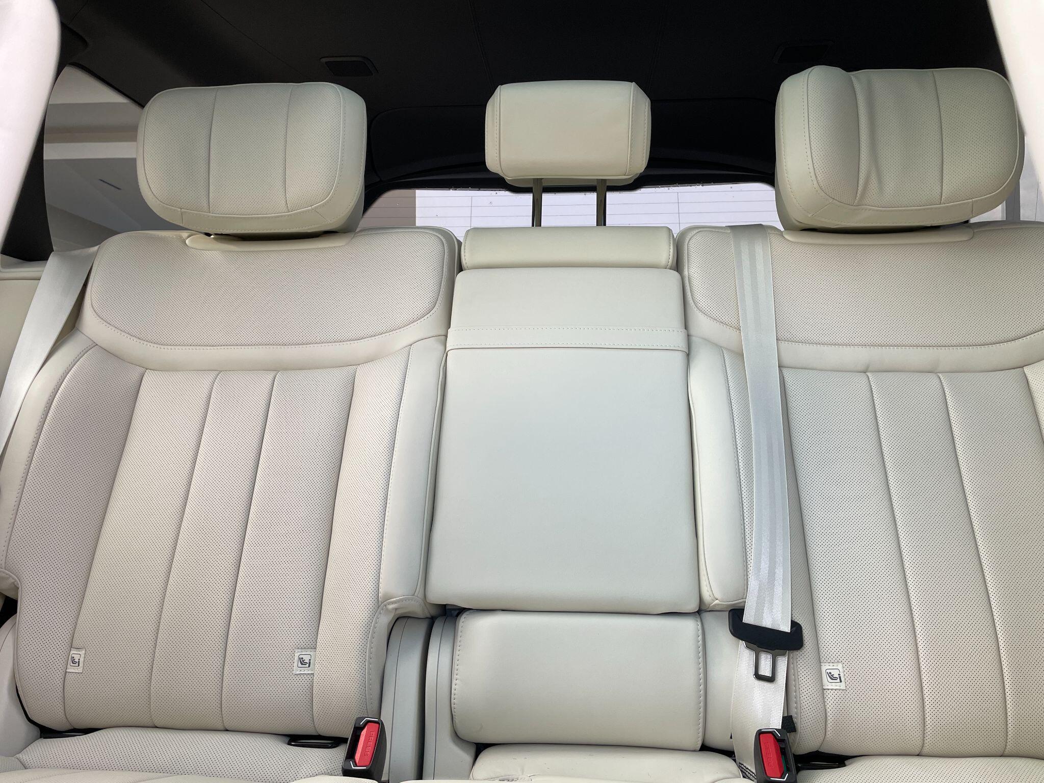Land Rover Range Rover view 12
