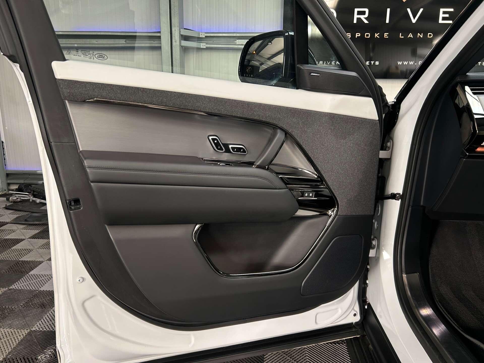 Land Rover Range Rover Sport view 21