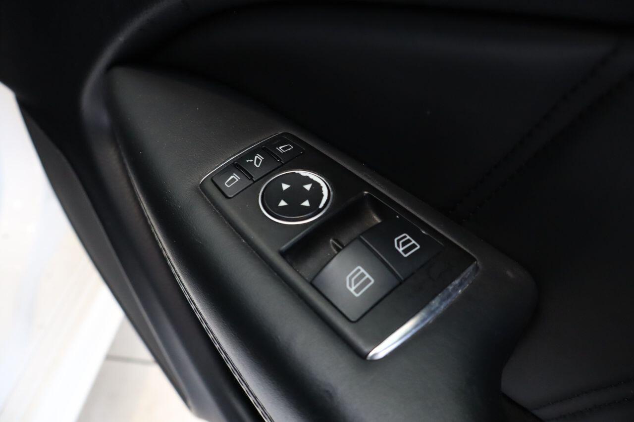 Mercedes-Benz C-Class view 15