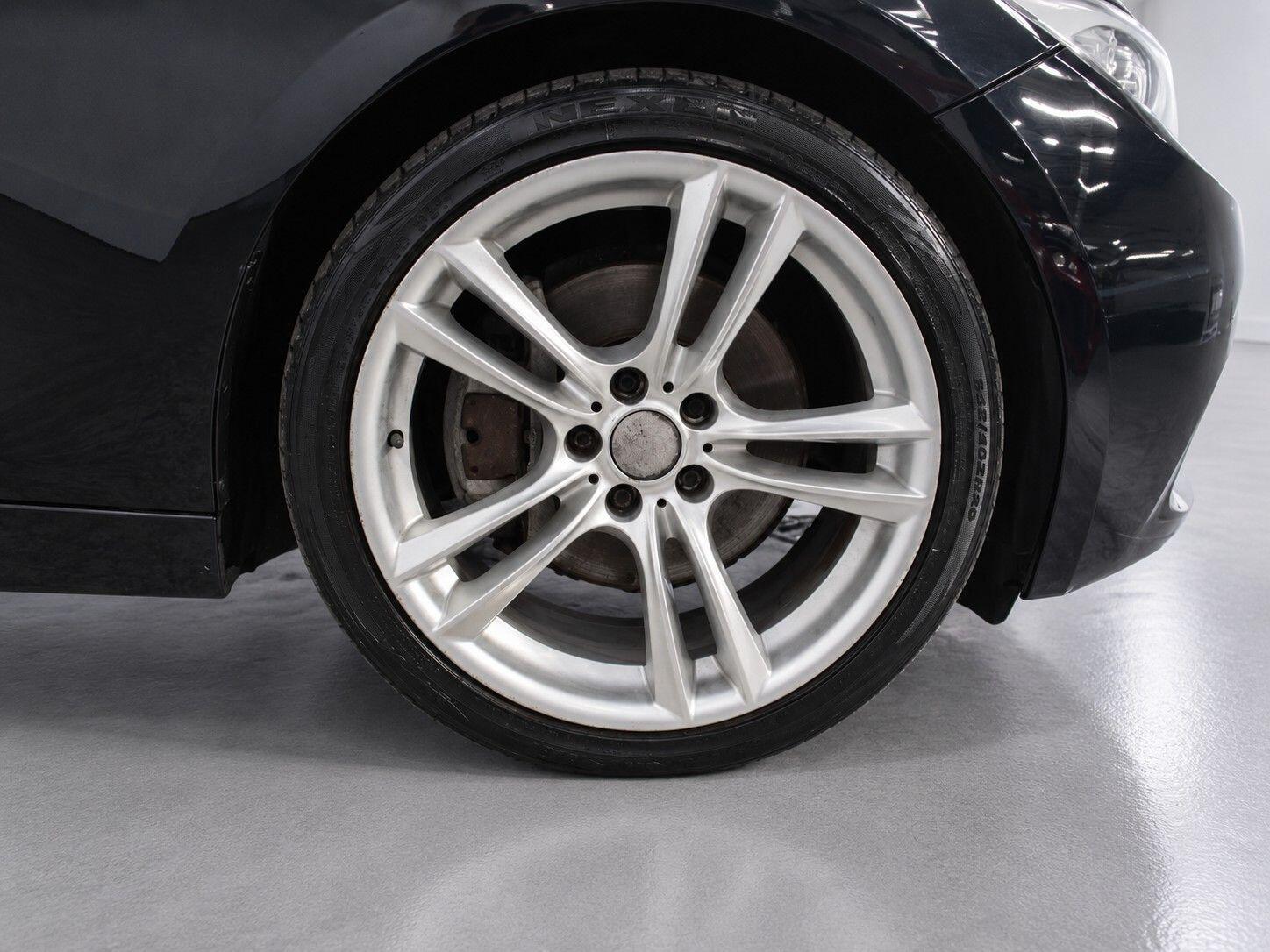 BMW 5 Series view 59