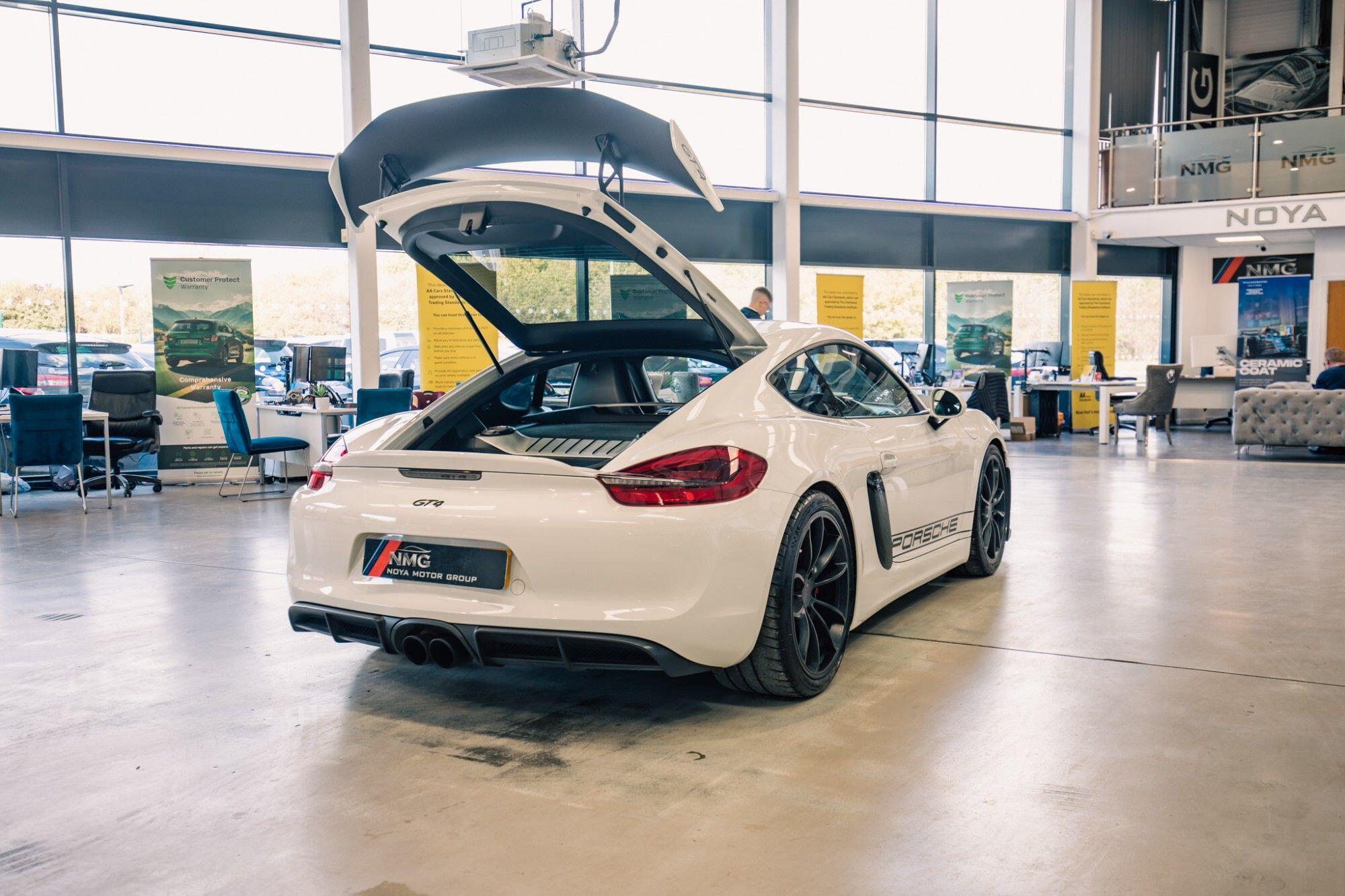 Porsche Cayman view 40