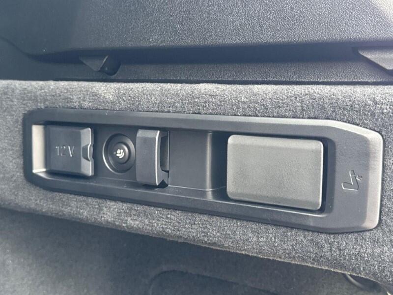 BMW 5 Series view 22