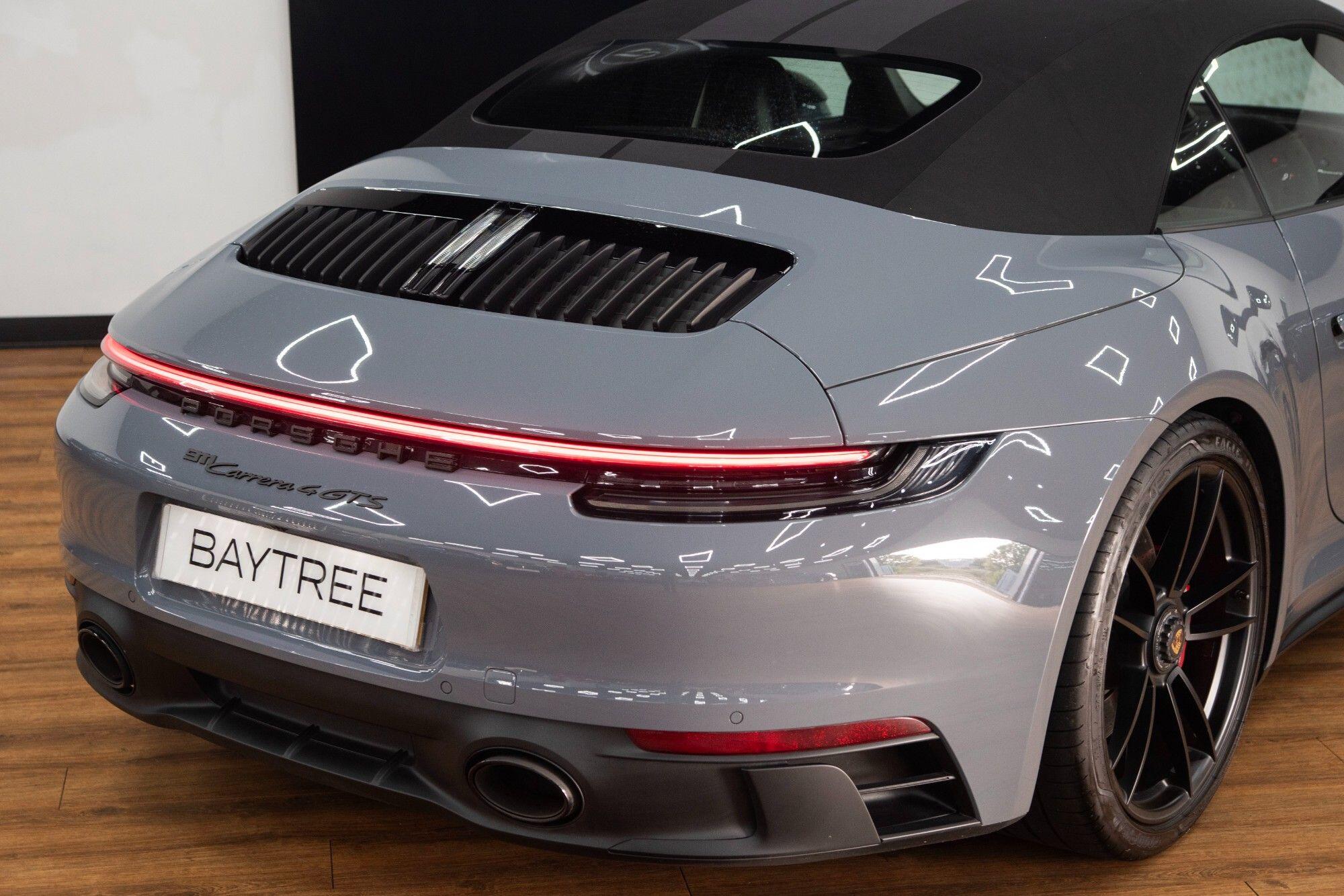 Porsche 911 view 20