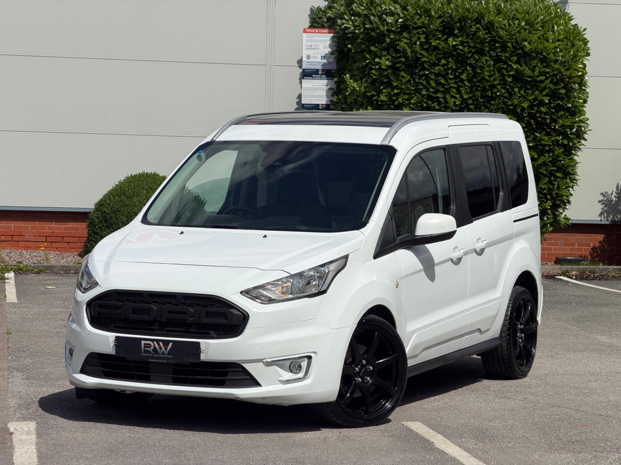 Ford Tourneo Connect view 11