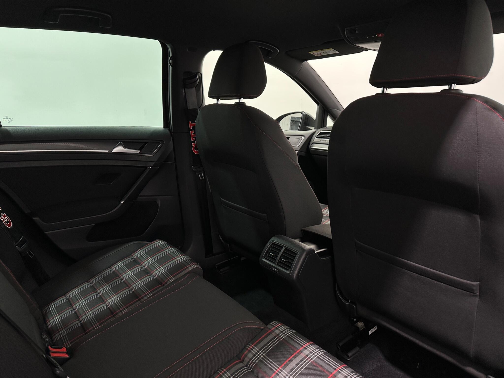 Volkswagen Golf view 42