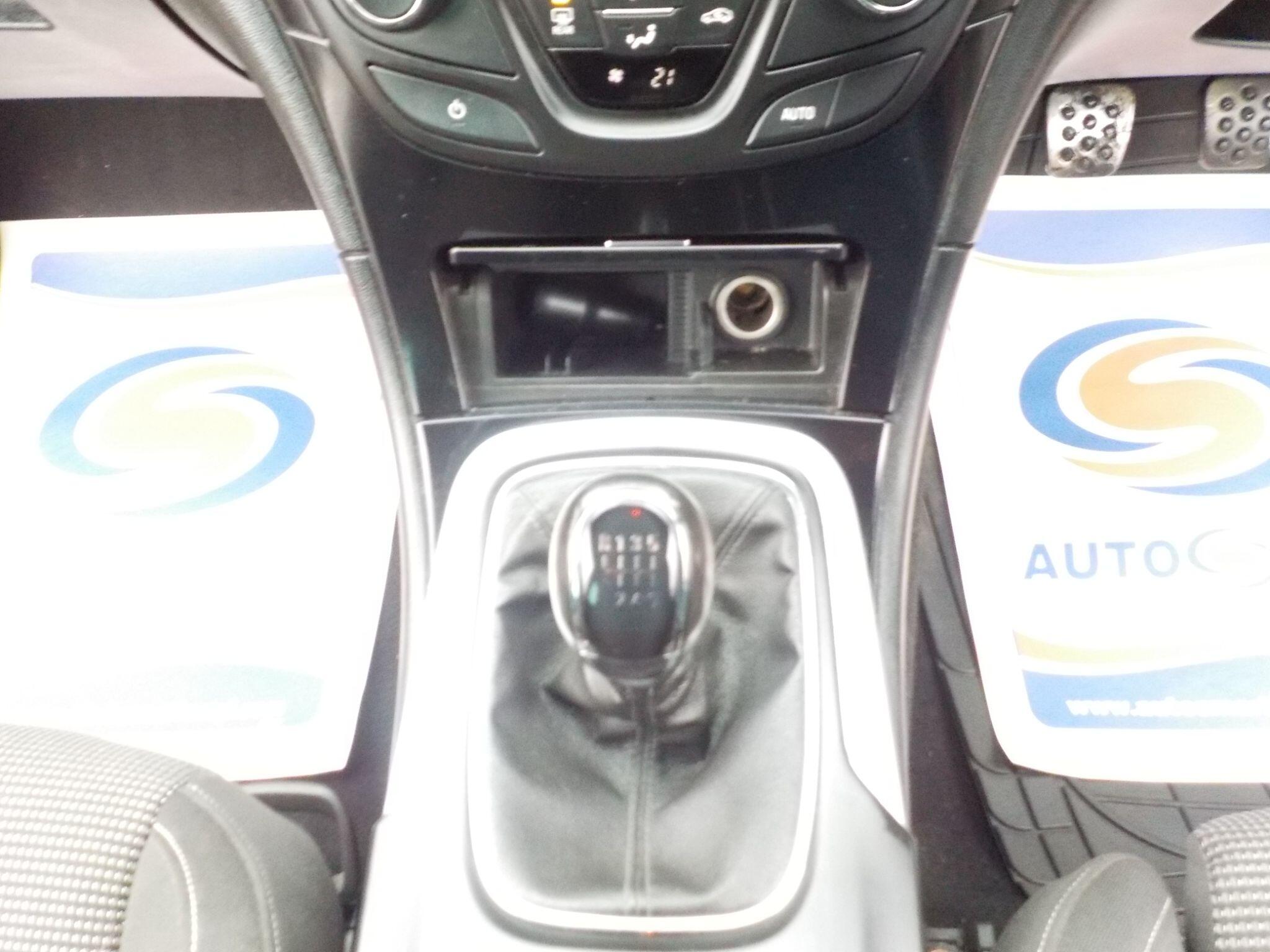 Vauxhall Insignia 1.8 16V SRi Nav Euro 5 5dr