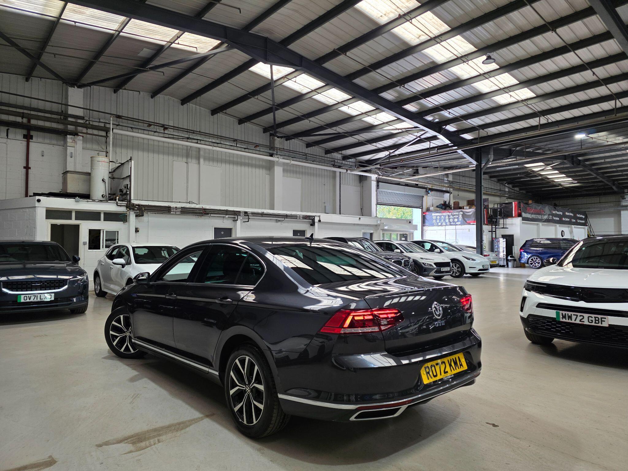 Volkswagen Passat view 28