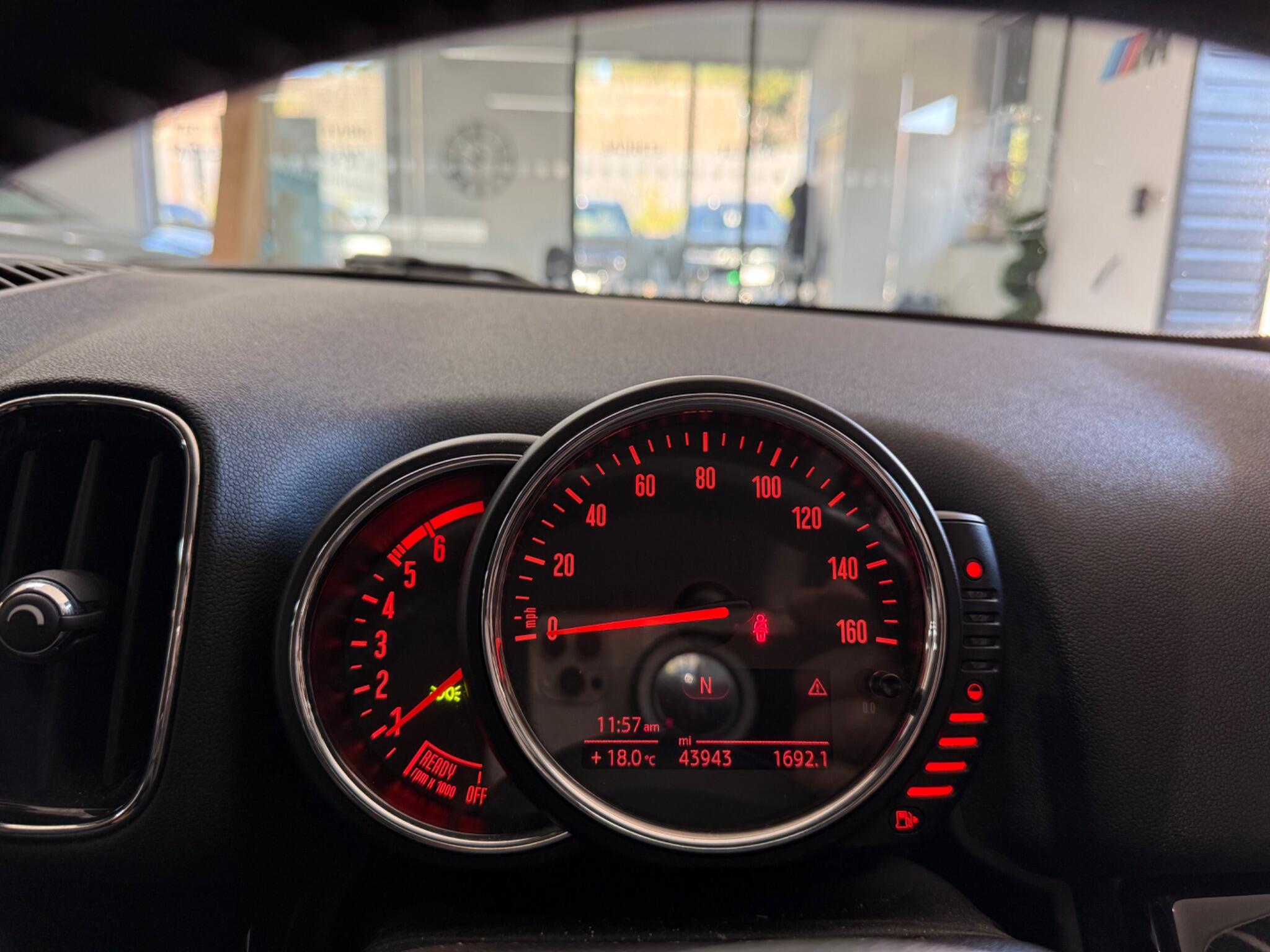 MINI Countryman view 24