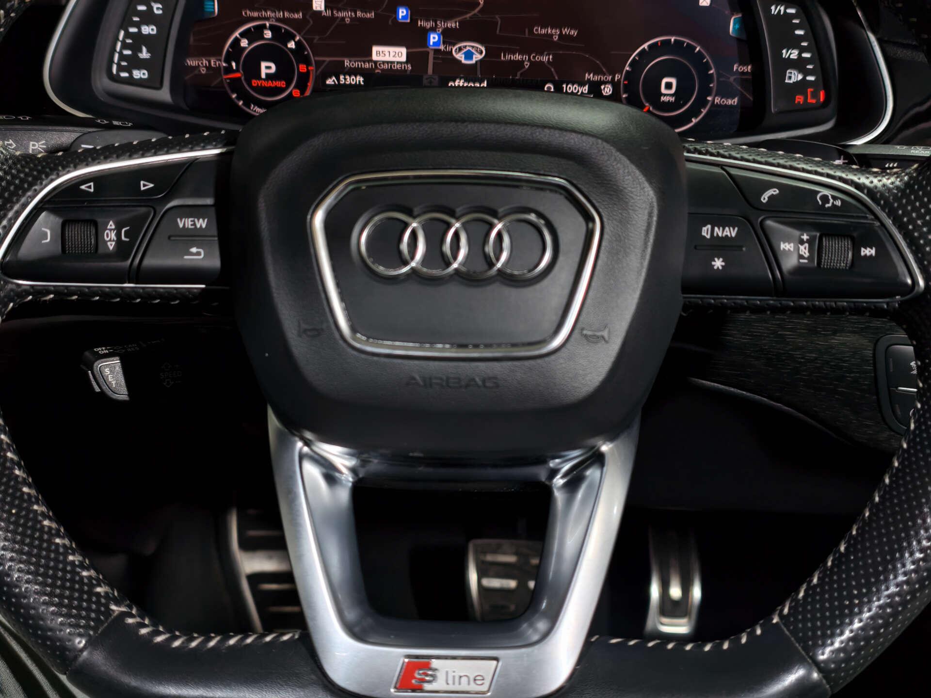 Audi Q7 view 27