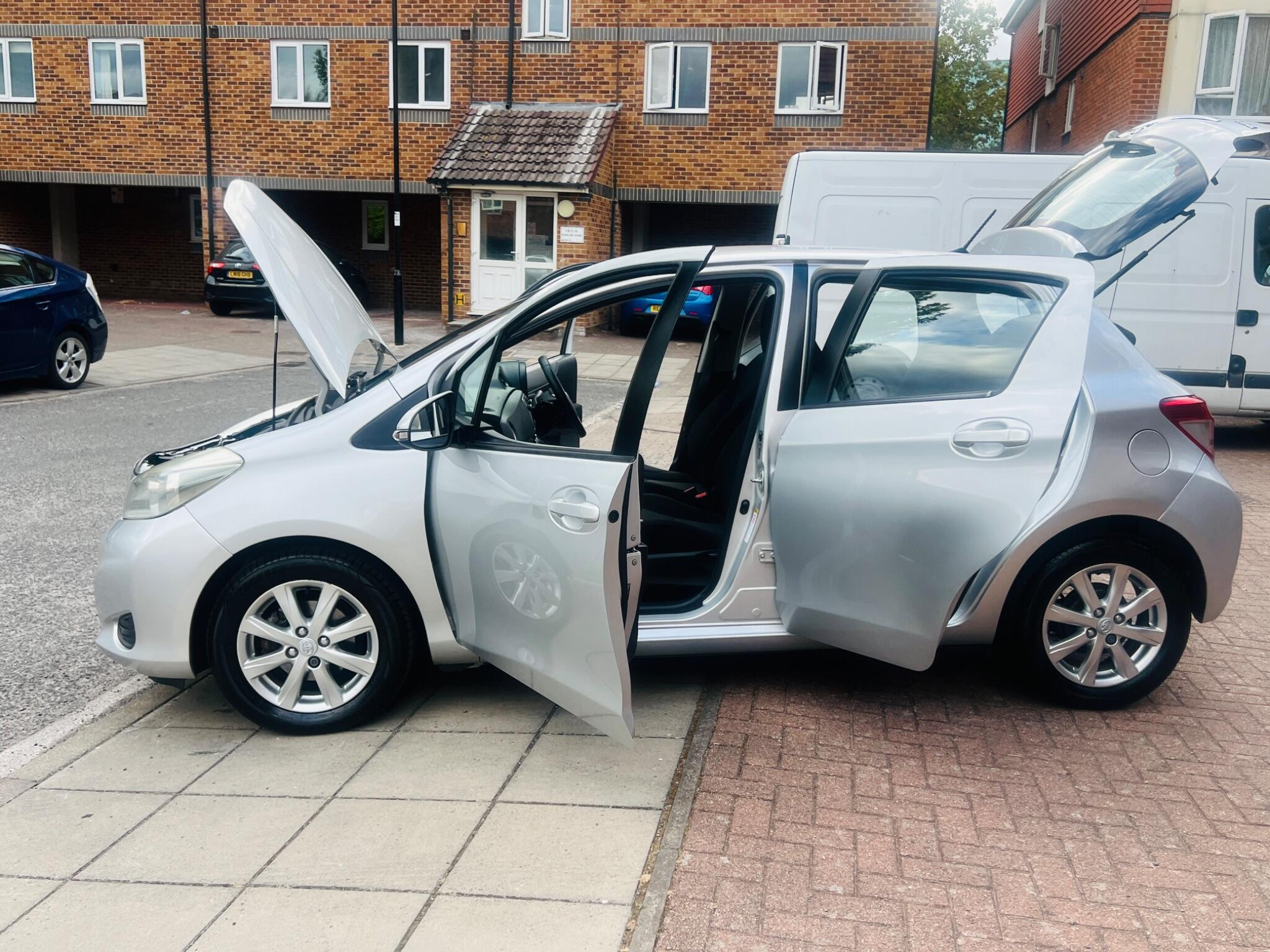 Toyota Yaris view 6