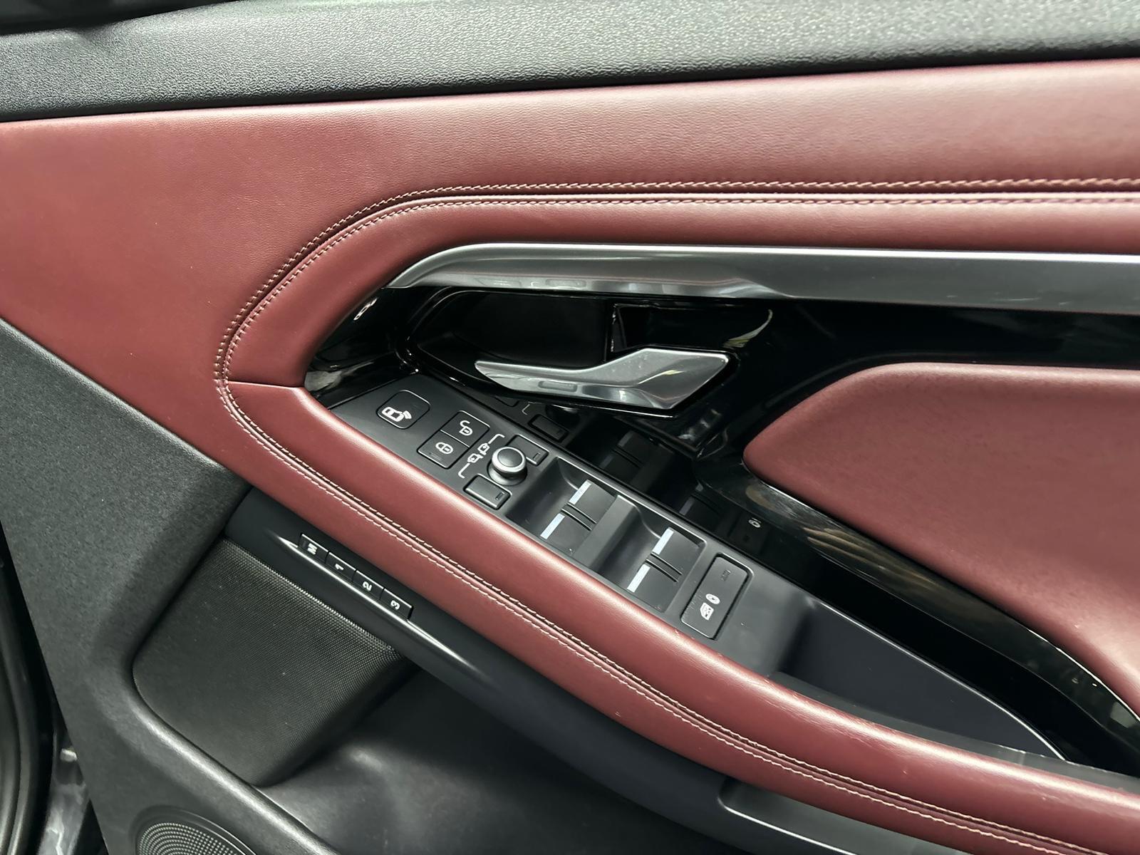 Land Rover Range Rover Evoque view 30