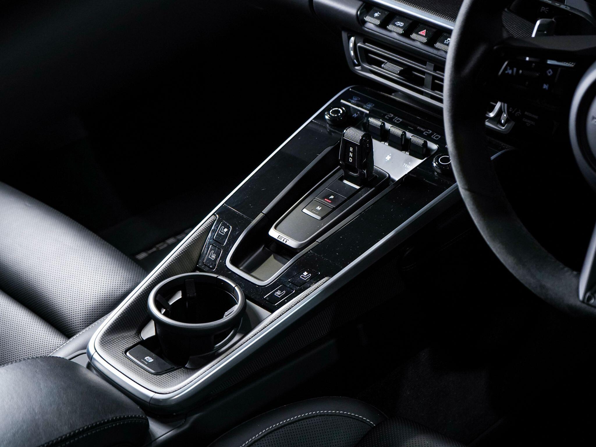 Porsche 911 view 11