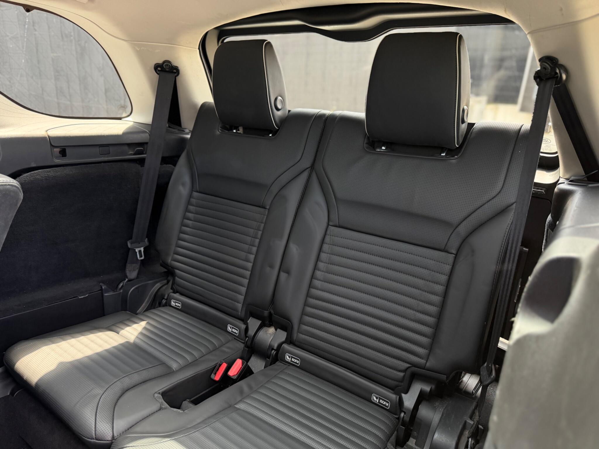 Land Rover Discovery view 22
