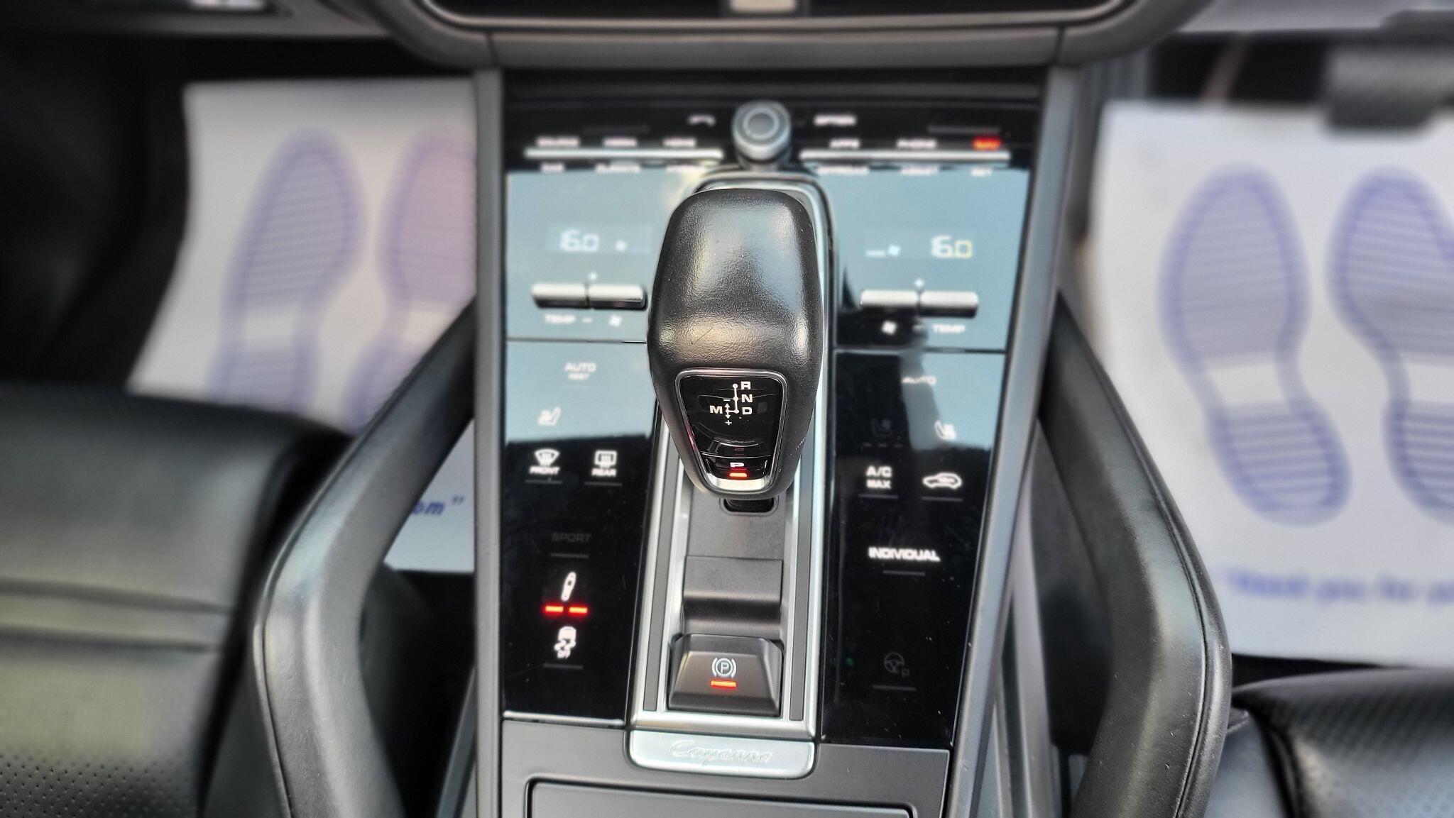 Porsche Cayenne view 16