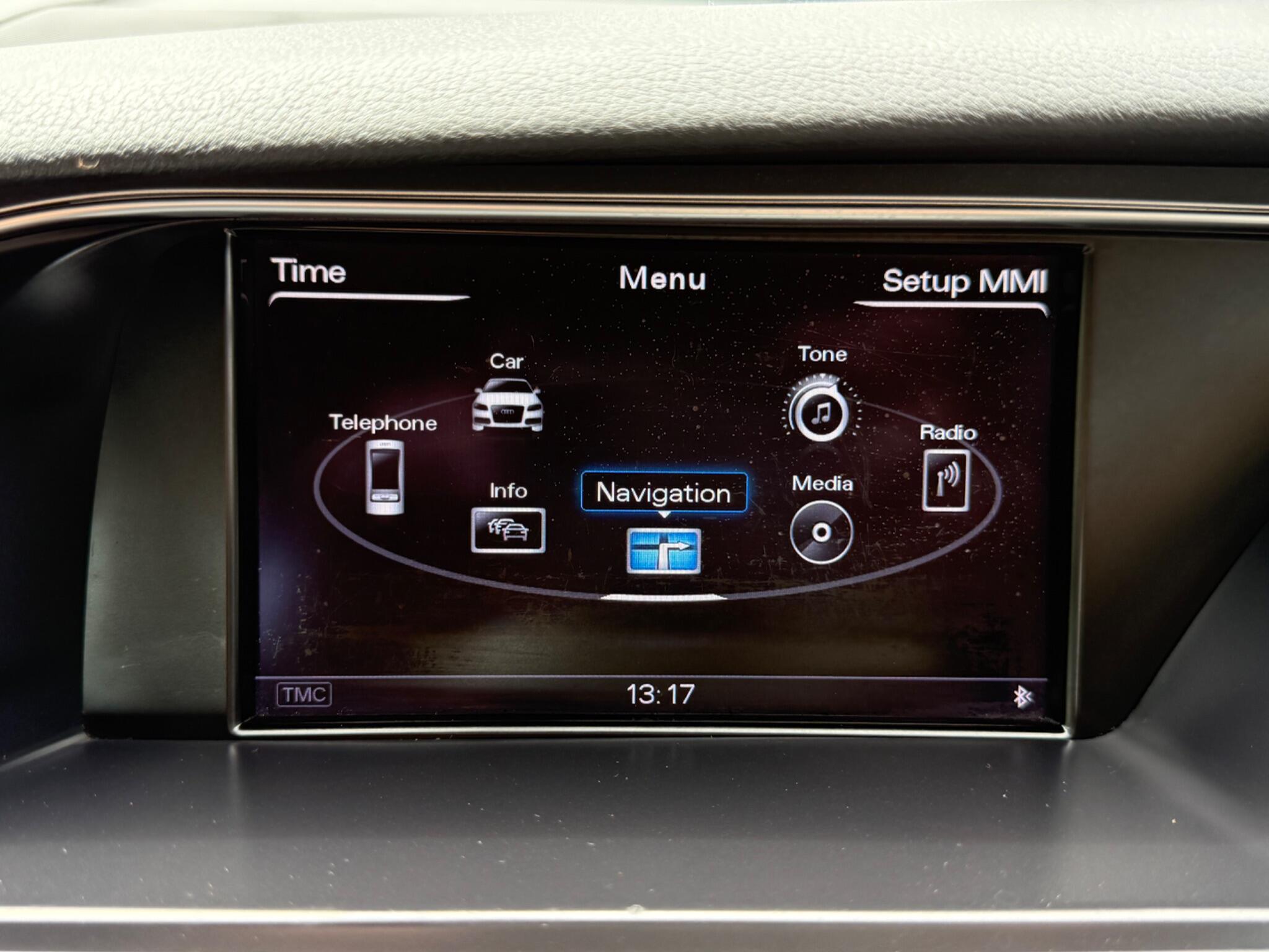 Audi A4 view 24