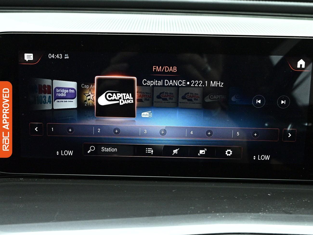 Mercedes-Benz EQC view 17