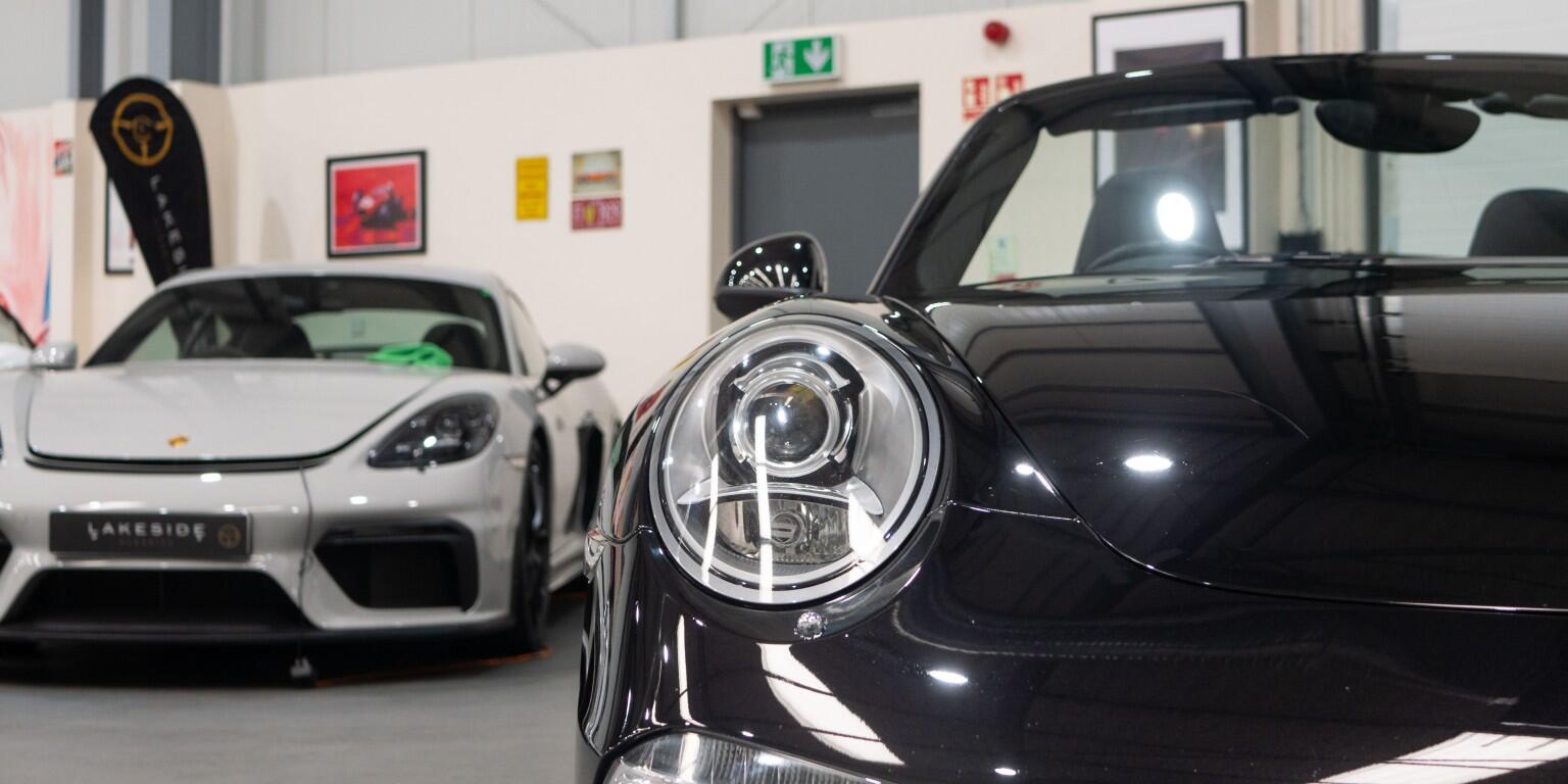 Porsche 911 view 48