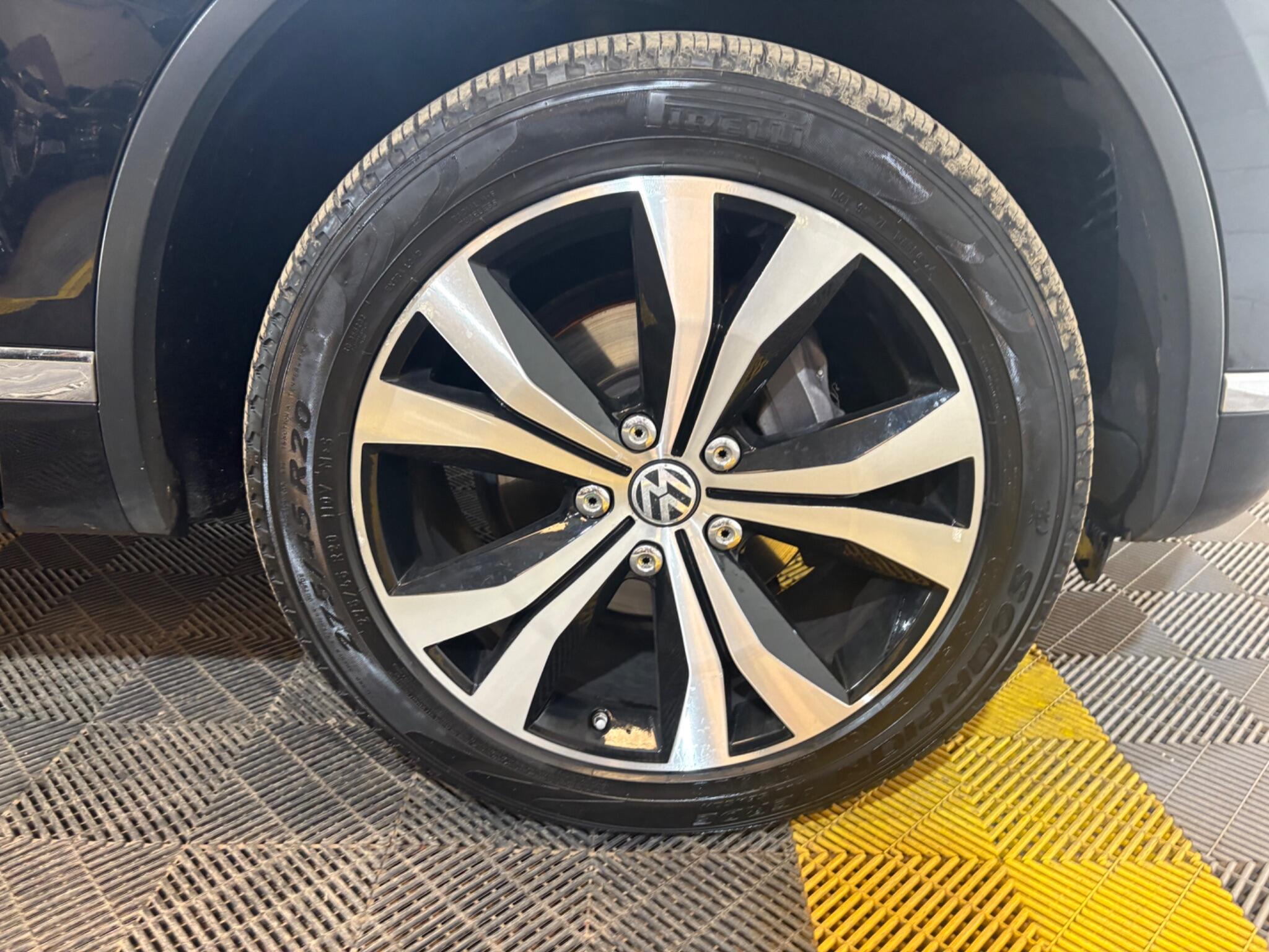 Volkswagen Touareg view 66