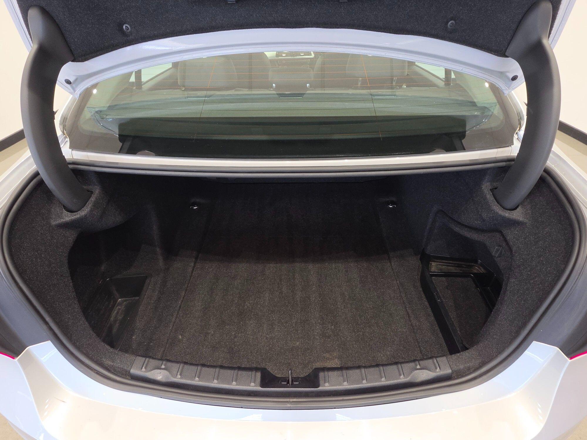 BMW 3 Series view 36