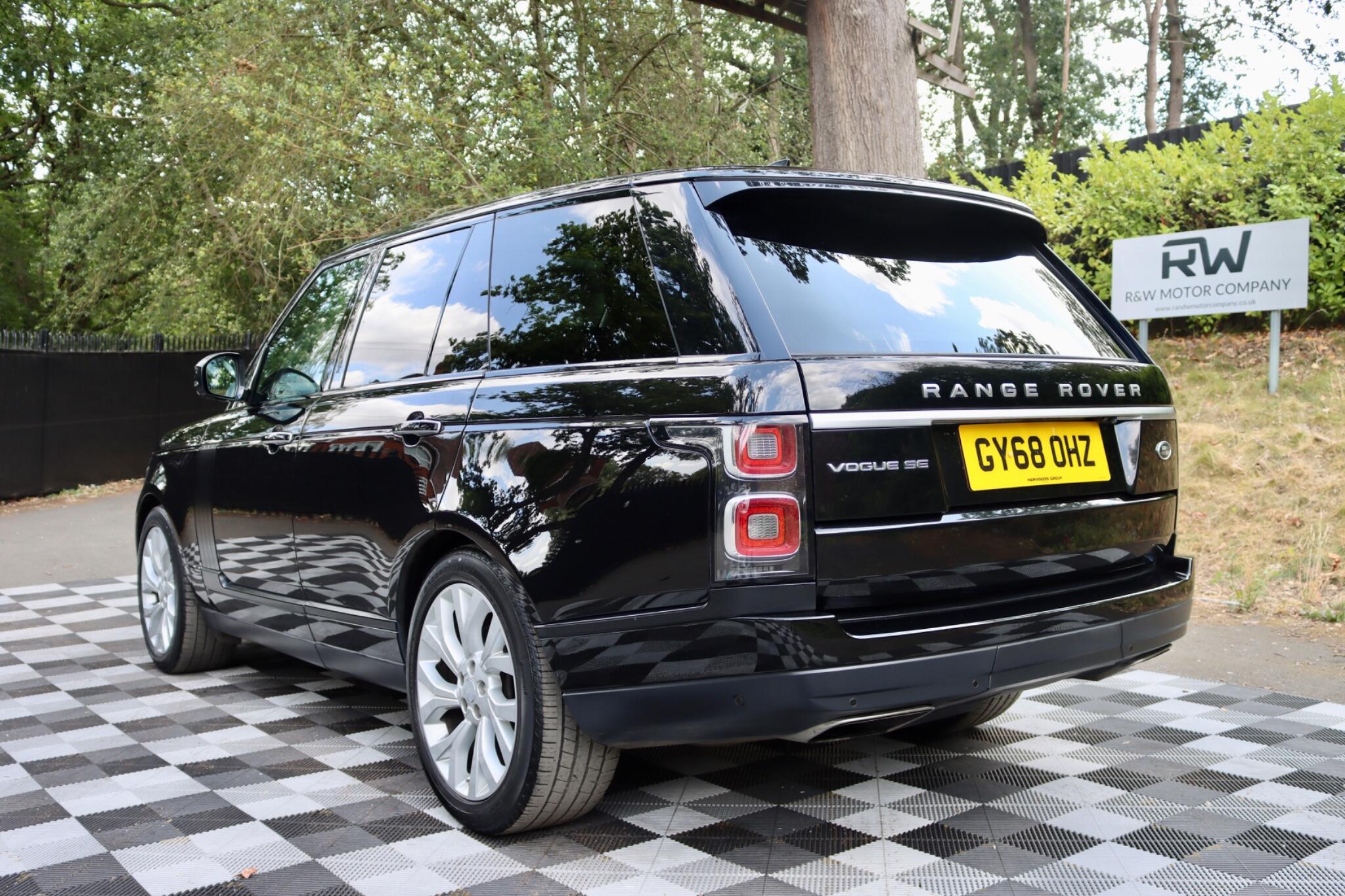 Land Rover Range Rover view 32