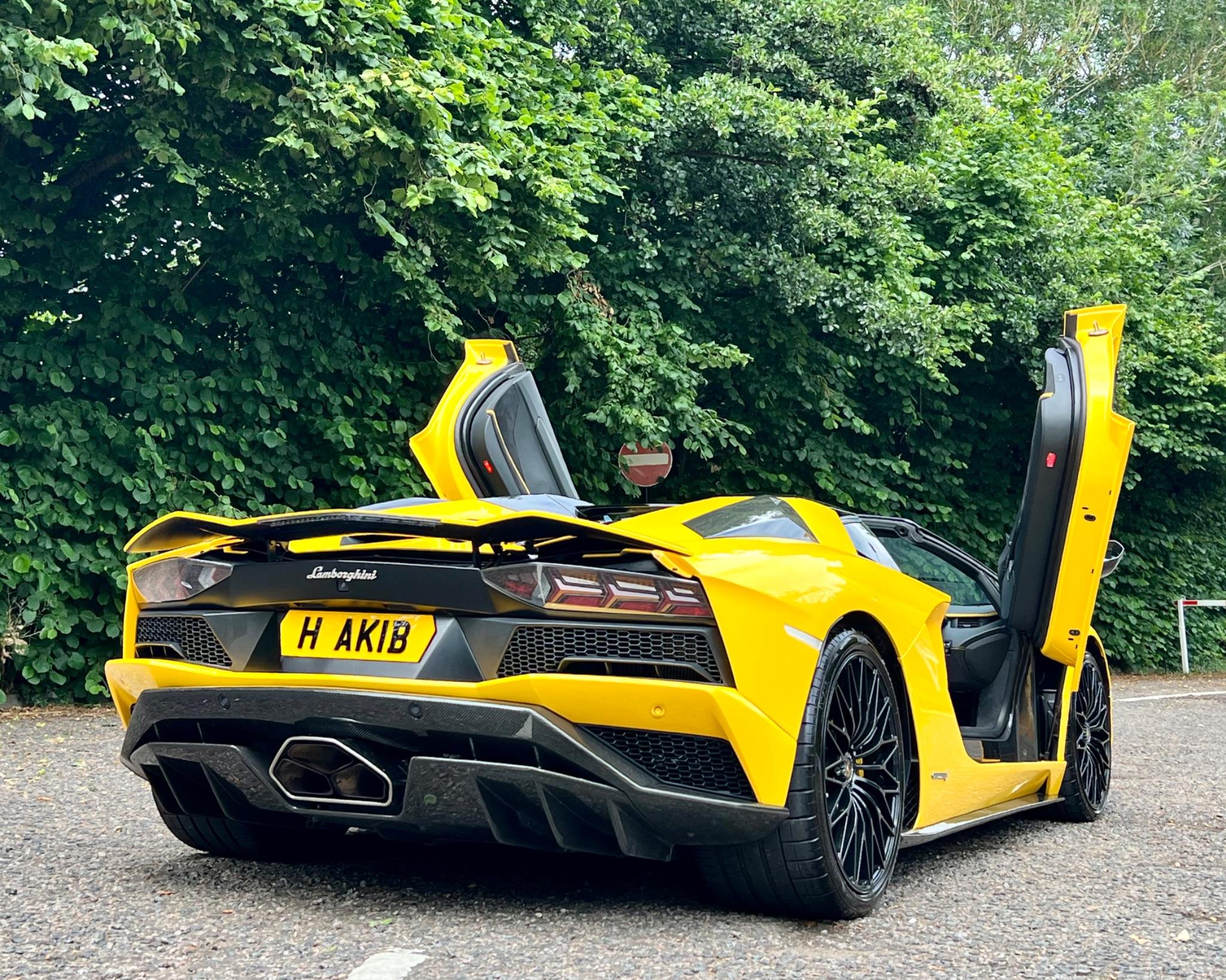 Lamborghini Aventador view 3