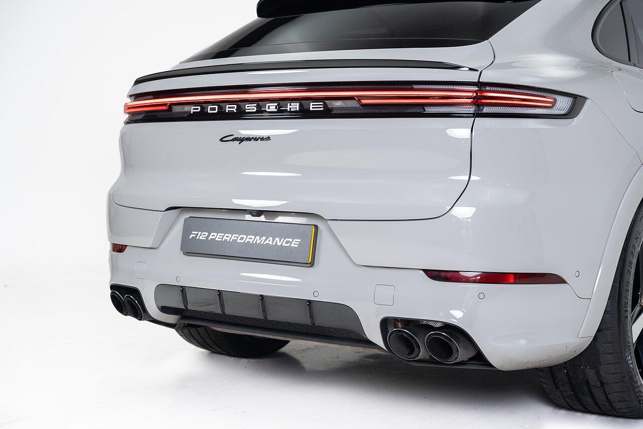 Porsche Cayenne view 24