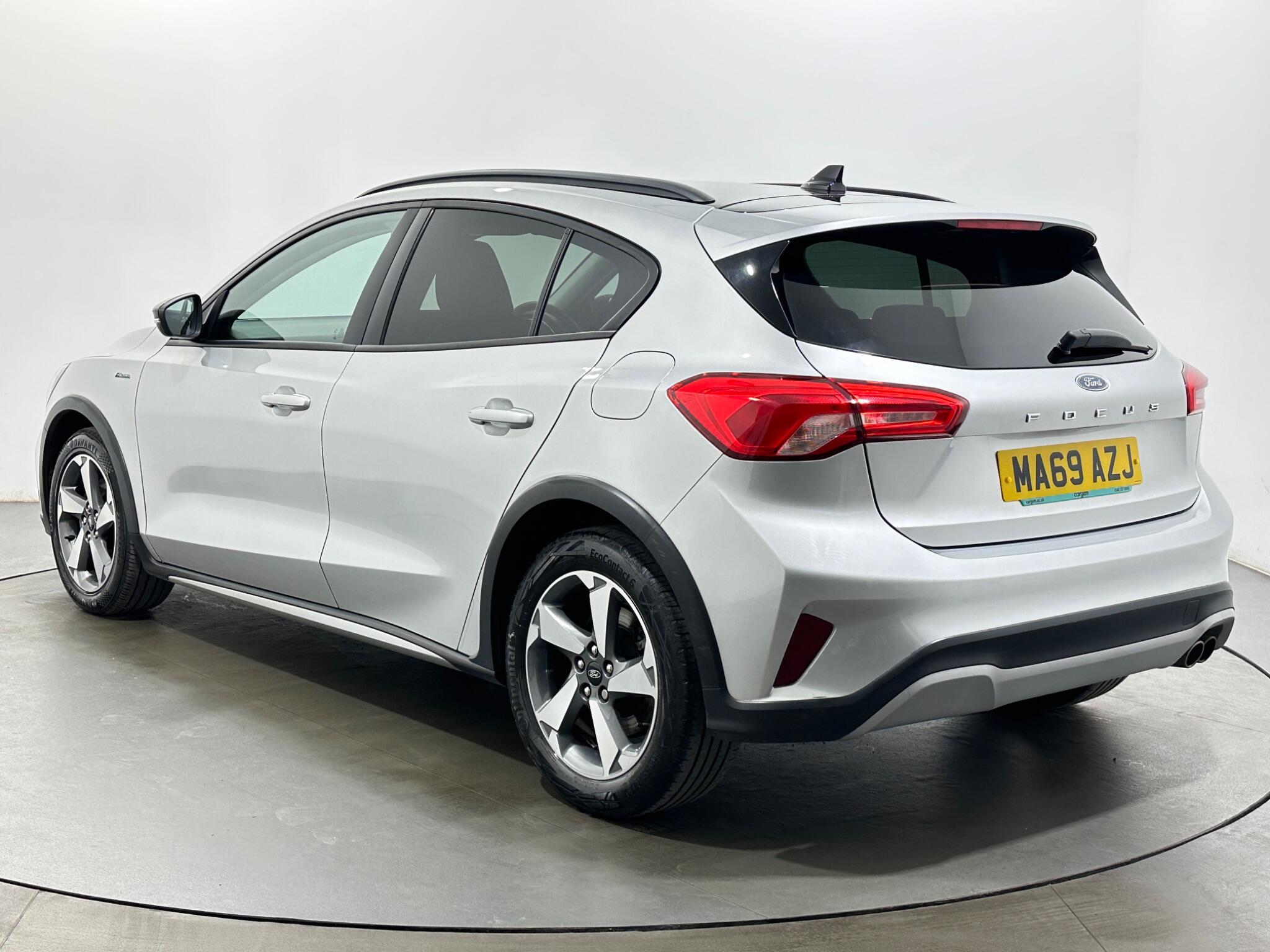 Ford Focus view 6