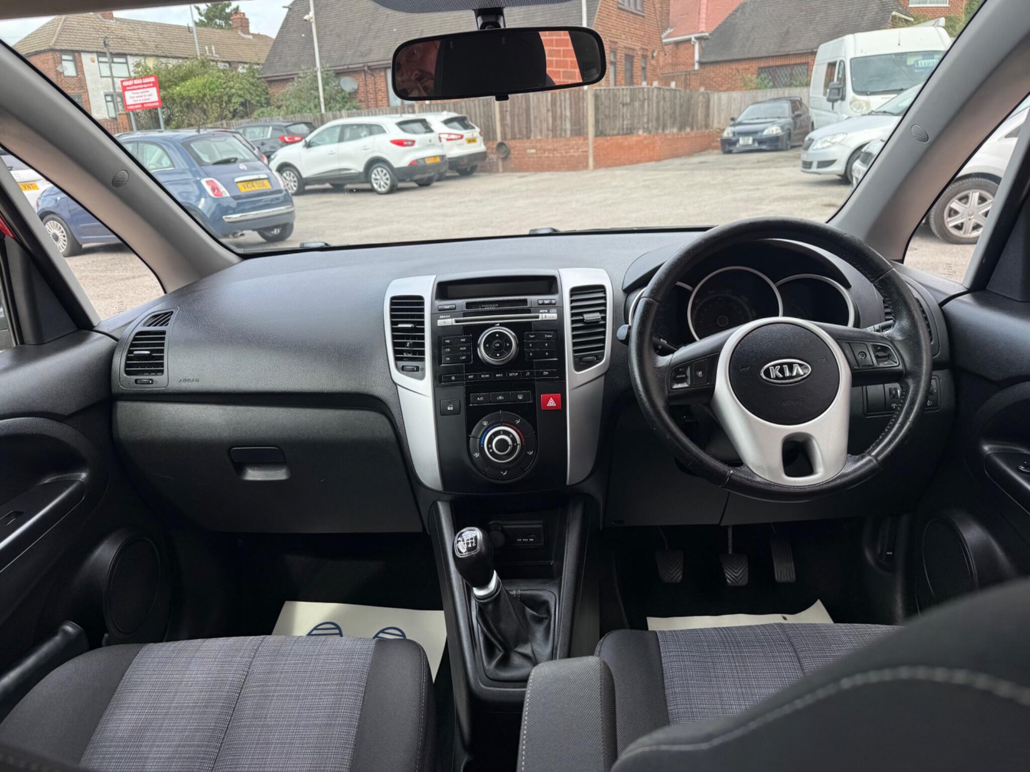 Kia Venga view 9