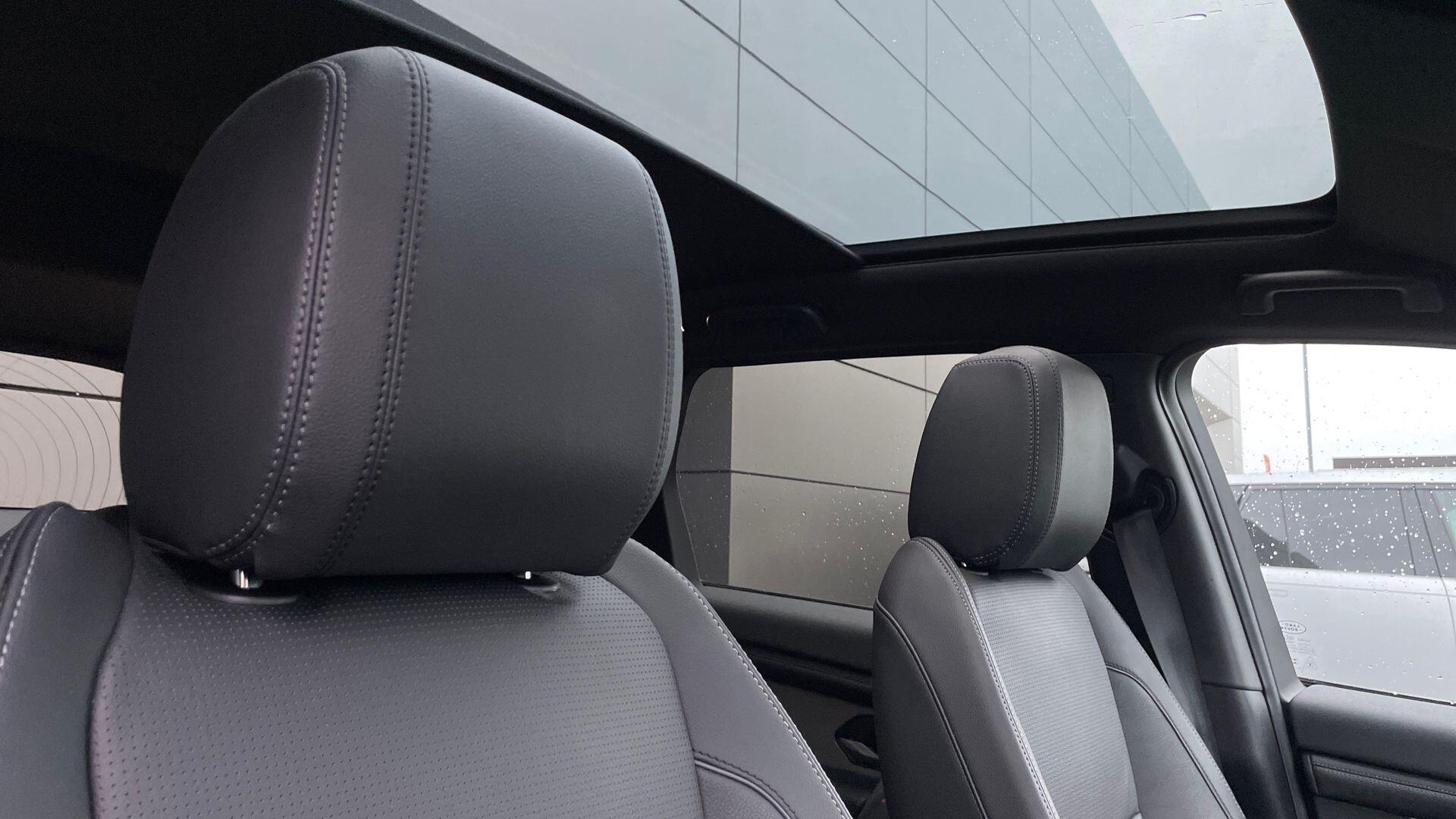 Land Rover Discovery Sport view 21
