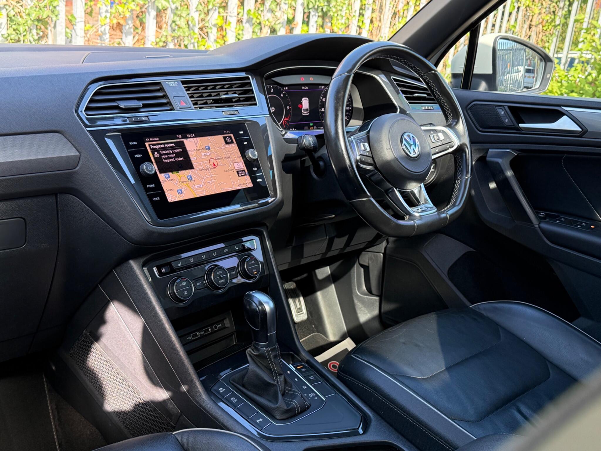 Volkswagen Tiguan view 9