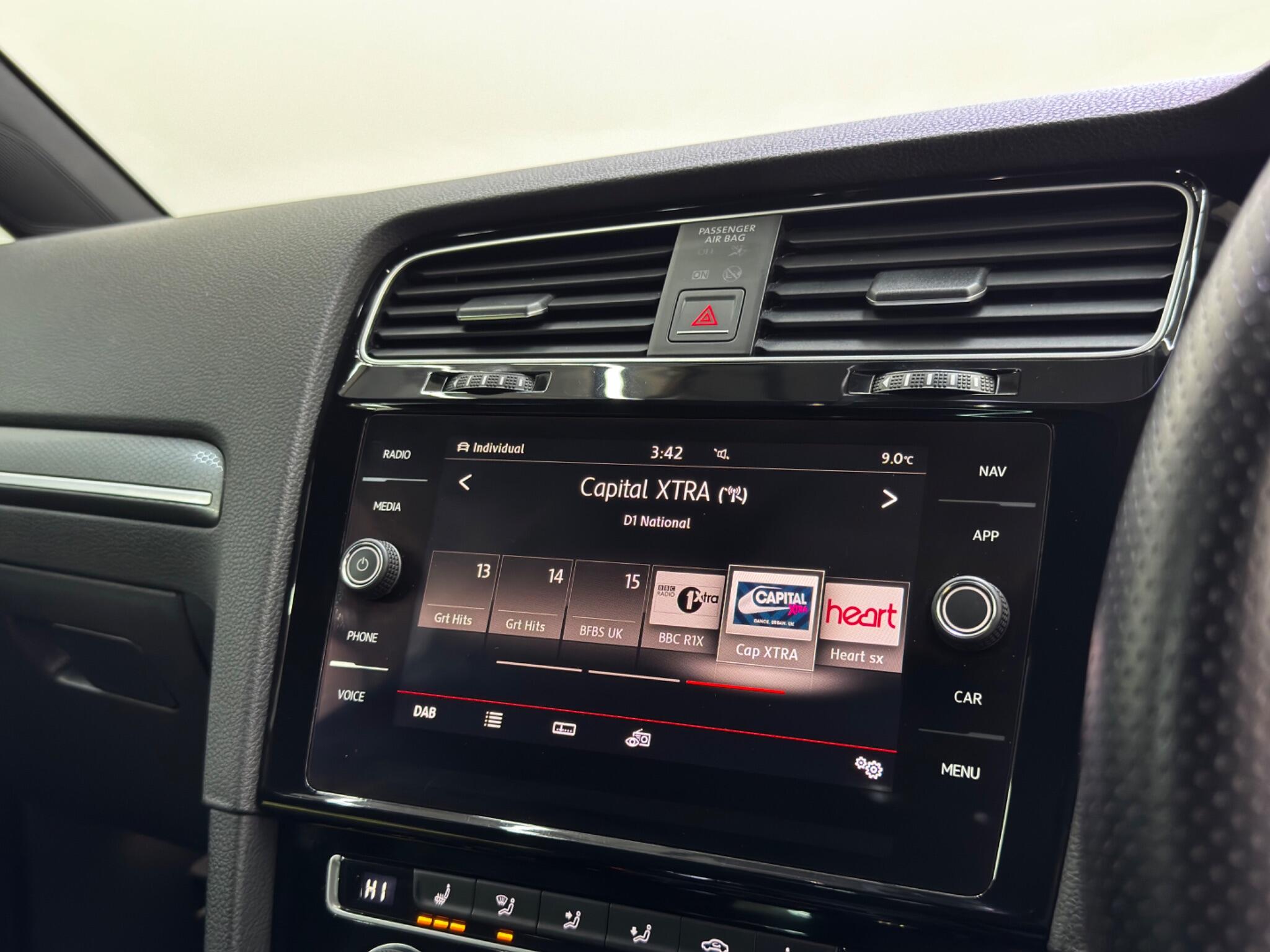 Volkswagen Golf view 31