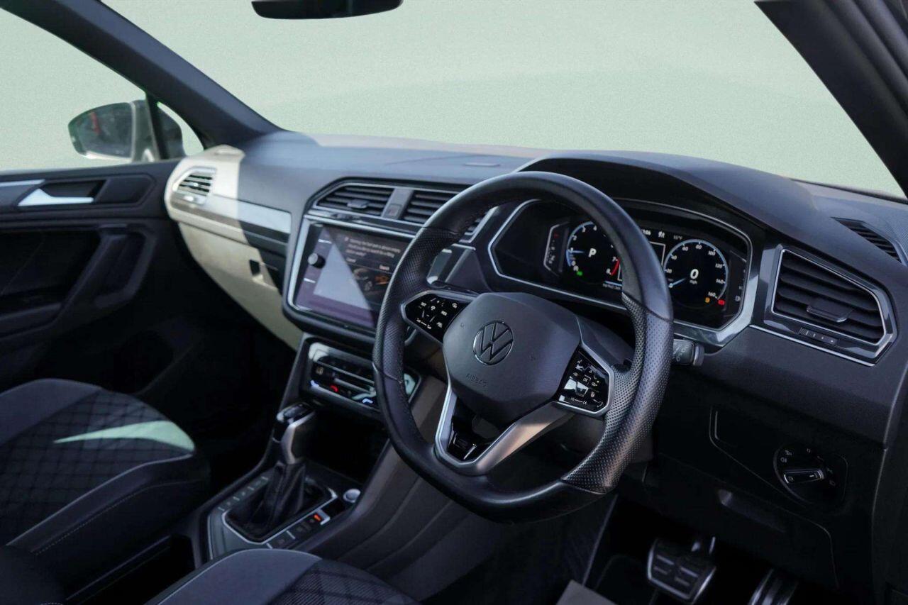 Volkswagen Tiguan view 21