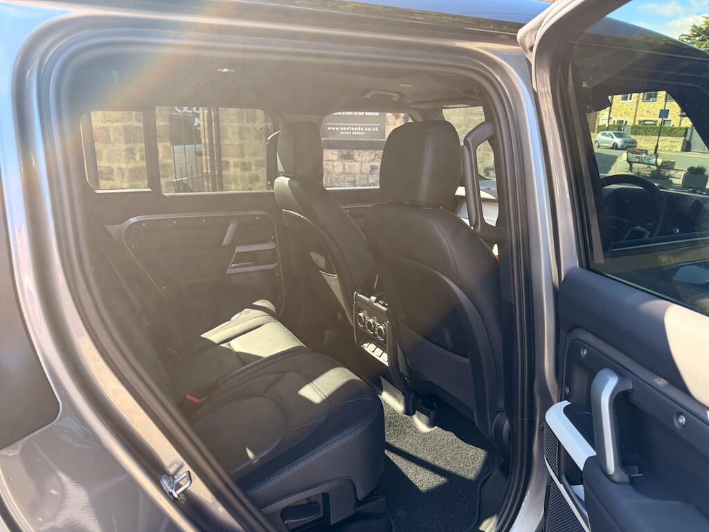 Land Rover Defender view 59