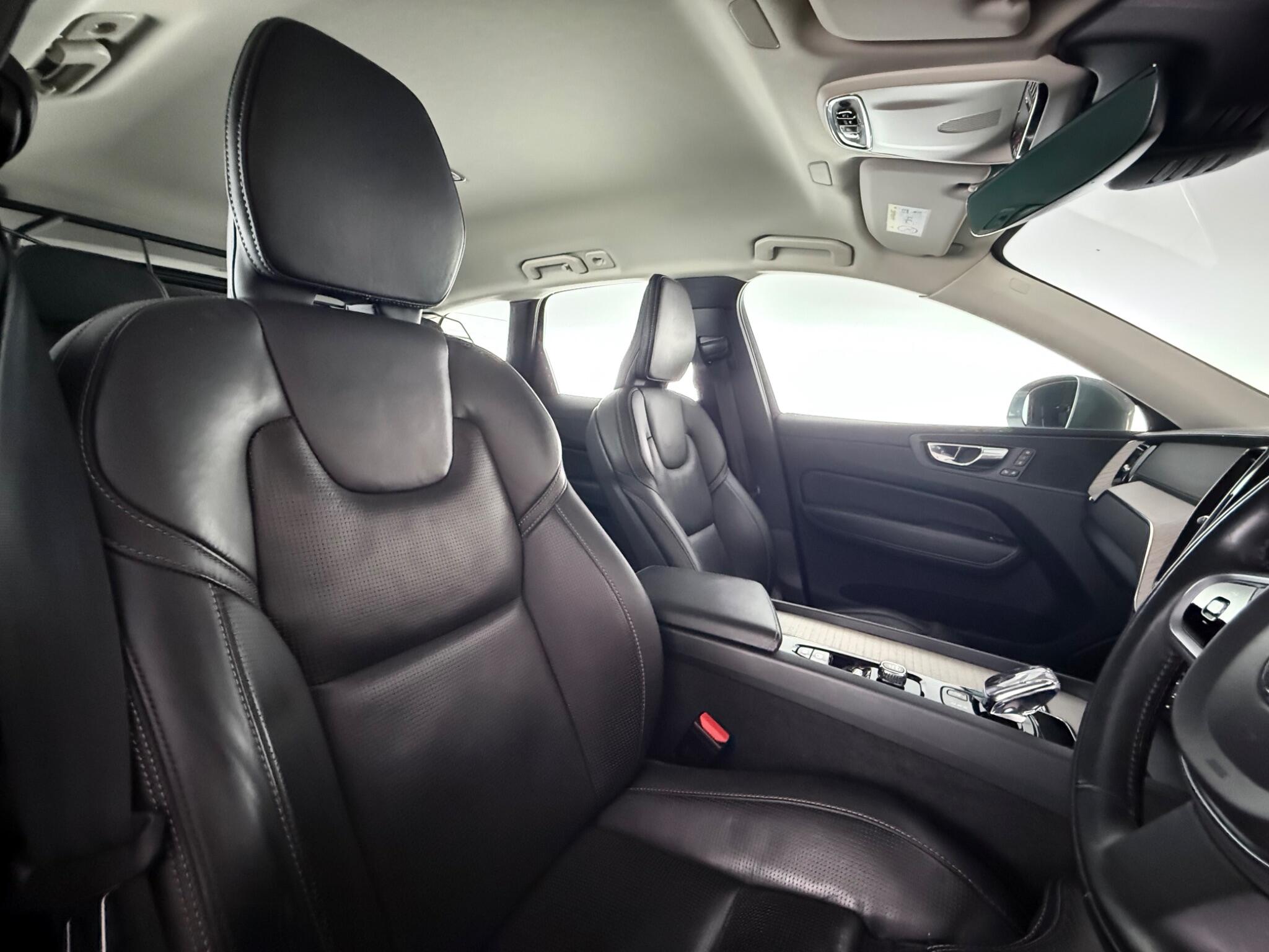Volvo XC60 view 31