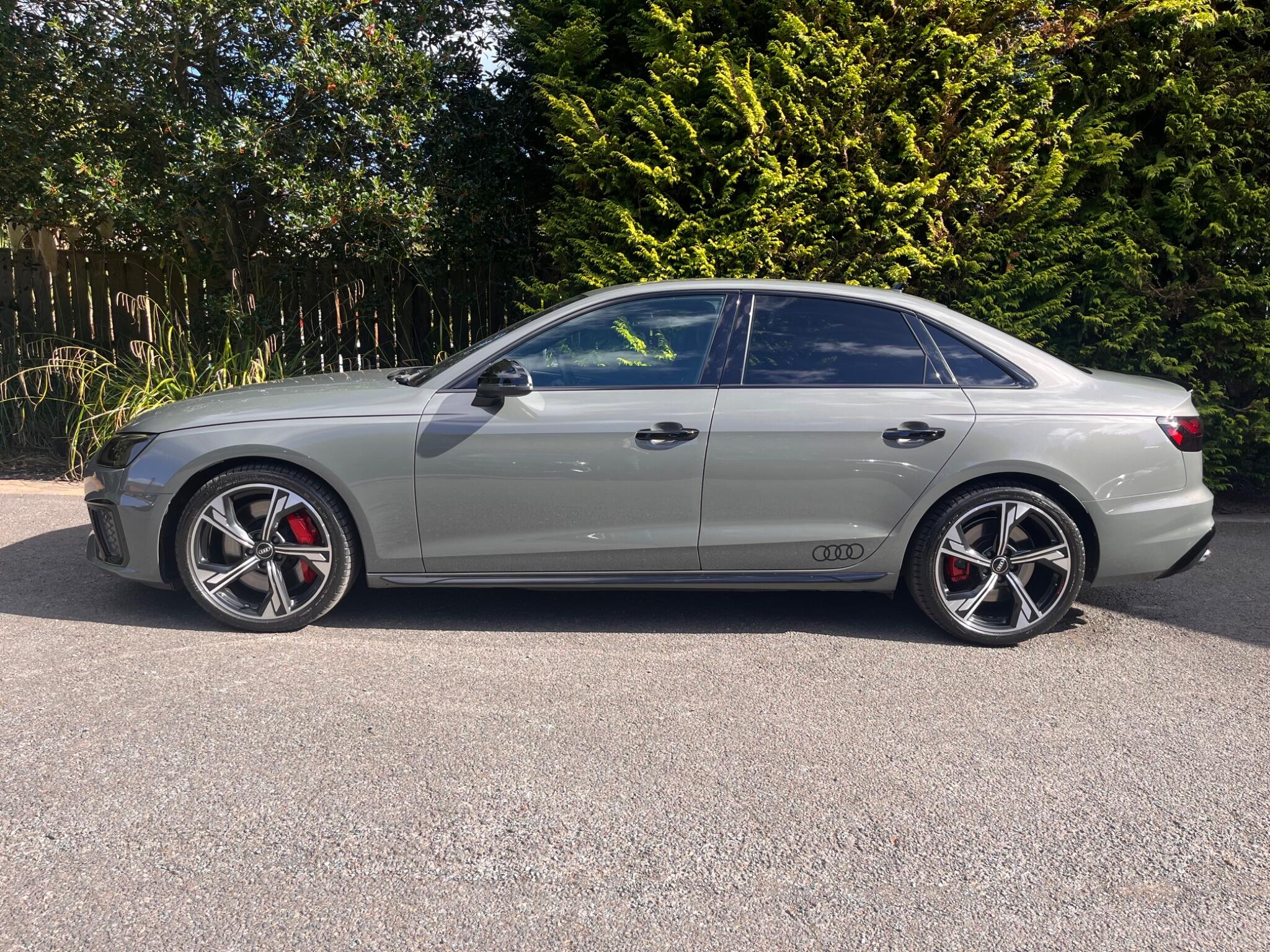 Audi S4 view 5